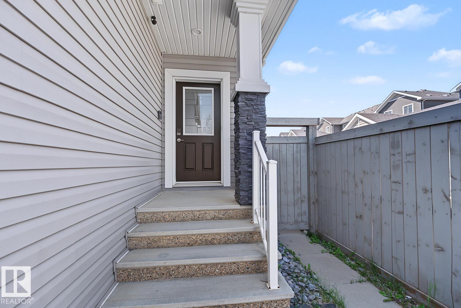 3629 Hummingbird Way NW, Starling, Edmonton