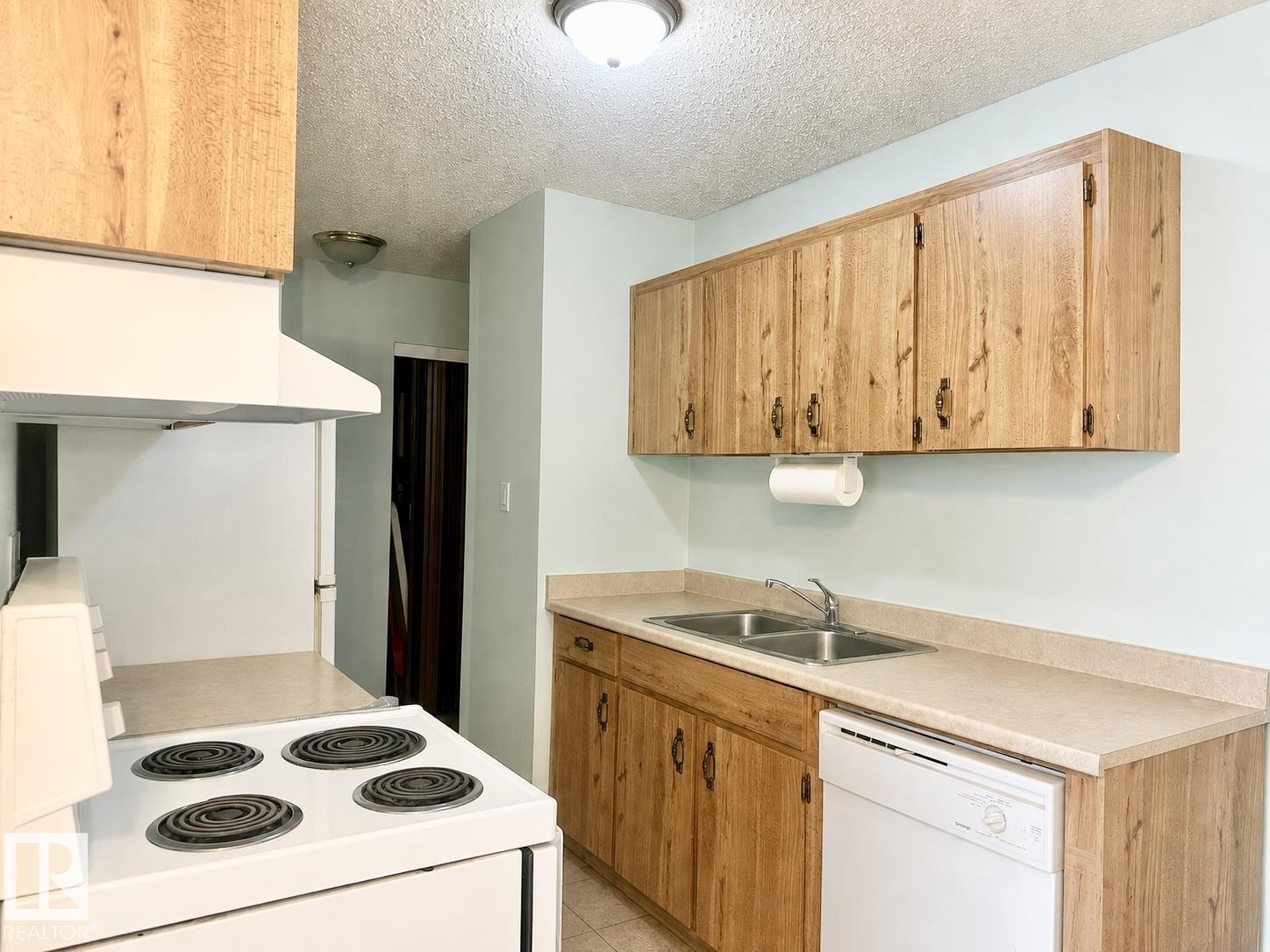 Photo 6 at 106 - 10620 104 Street NW, Central Mcdougall, Edmonton