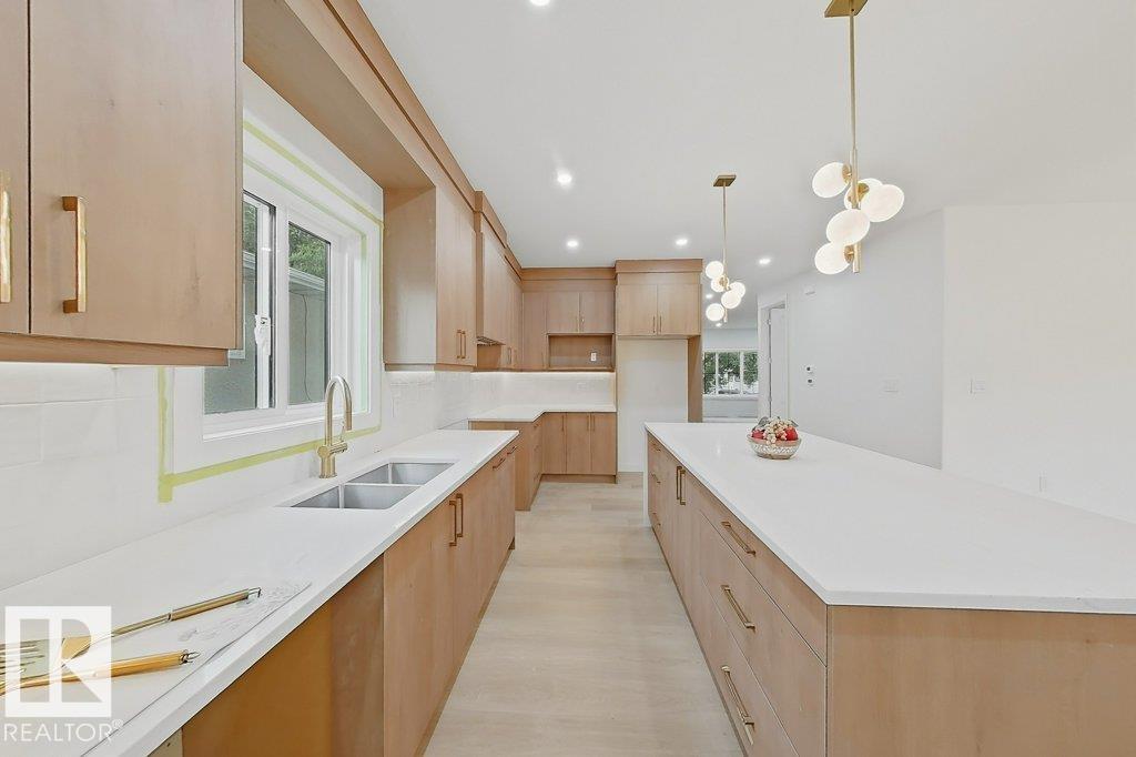 Photo 11 at 9736 73 Avenue NW, Ritchie, Edmonton