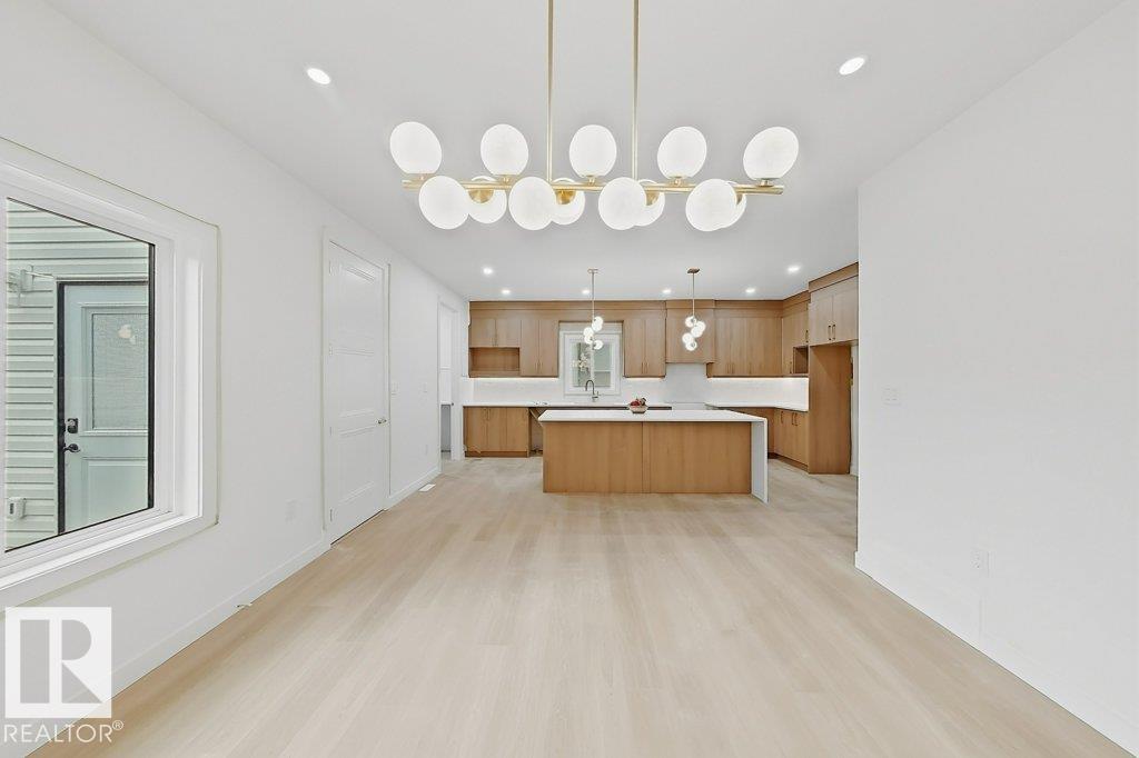 Photo 8 at 9736 73 Avenue NW, Ritchie, Edmonton