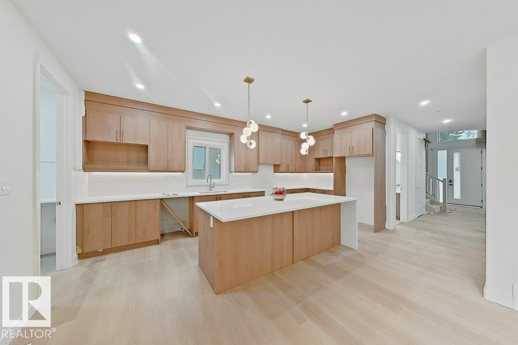 Photo 9 at 9736 73 Avenue NW, Ritchie, Edmonton