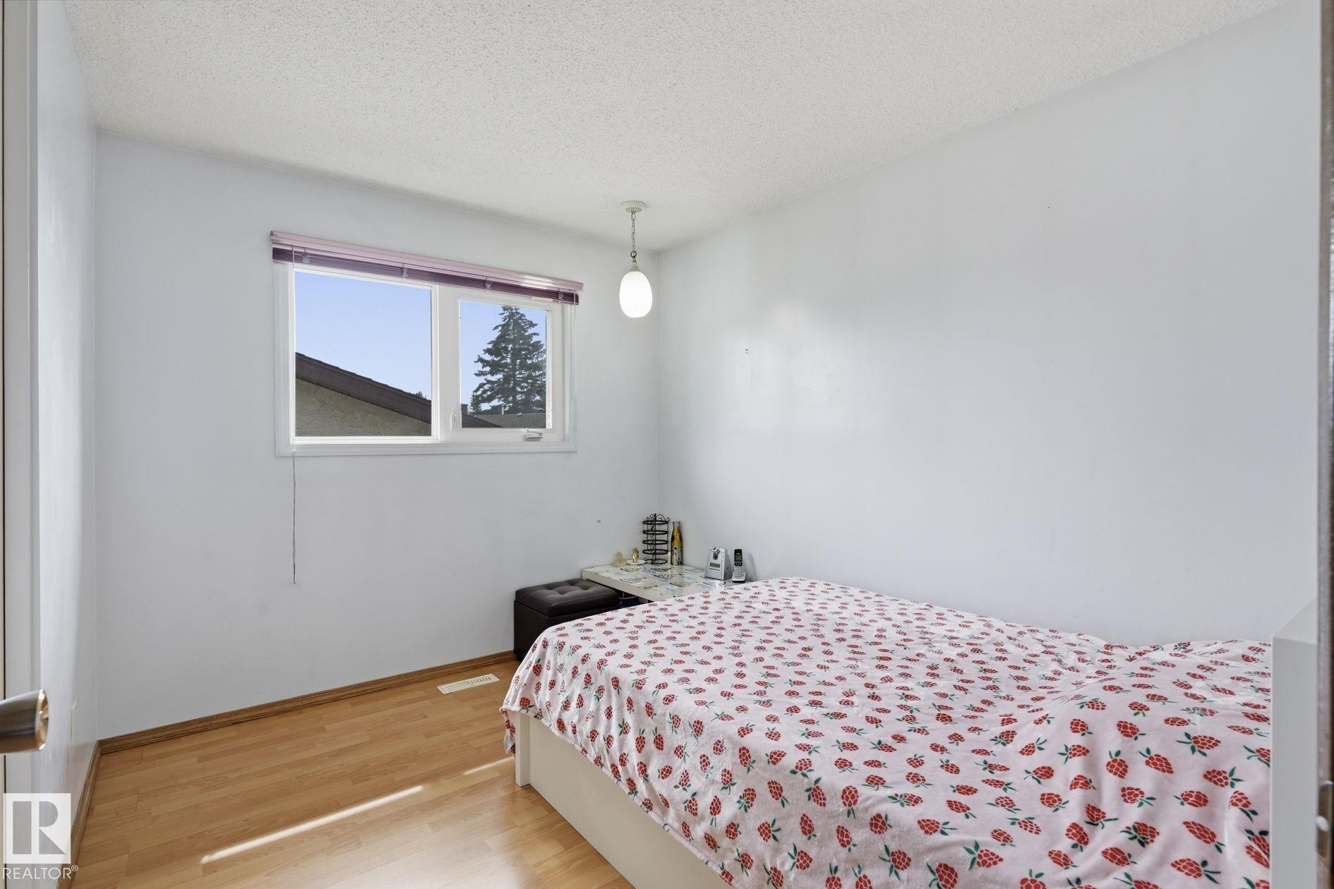 Photo 13 at 10007 168 Avenue NW, Baturyn, Edmonton