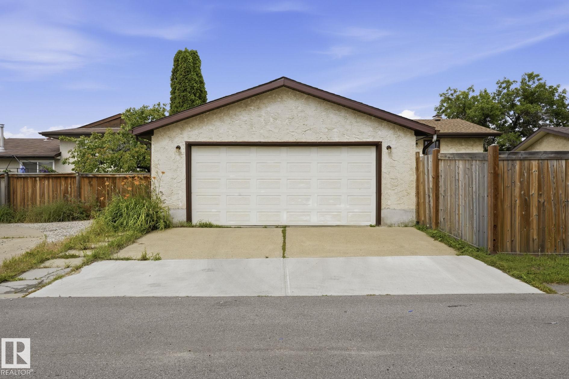 Photo 30 at 10007 168 Avenue NW, Baturyn, Edmonton