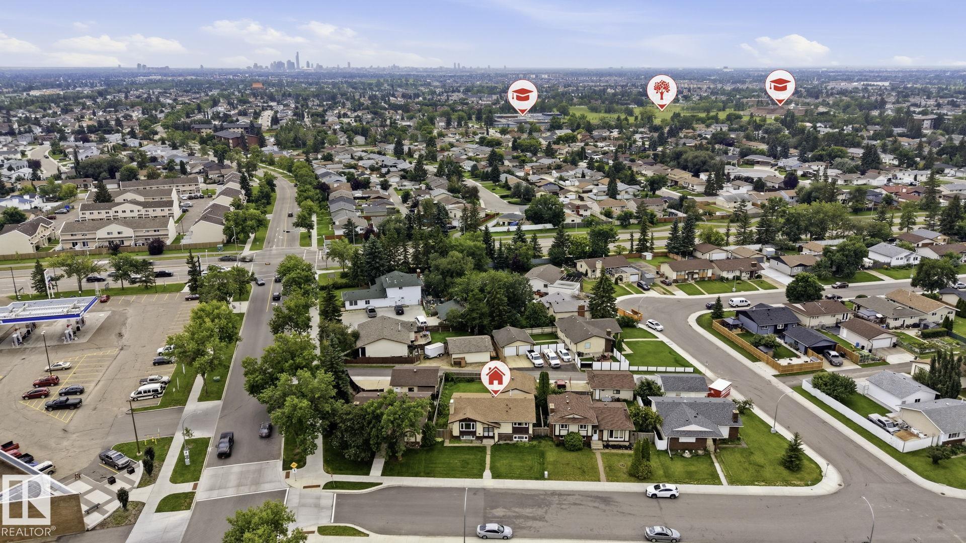 Photo 32 at 10007 168 Avenue NW, Baturyn, Edmonton