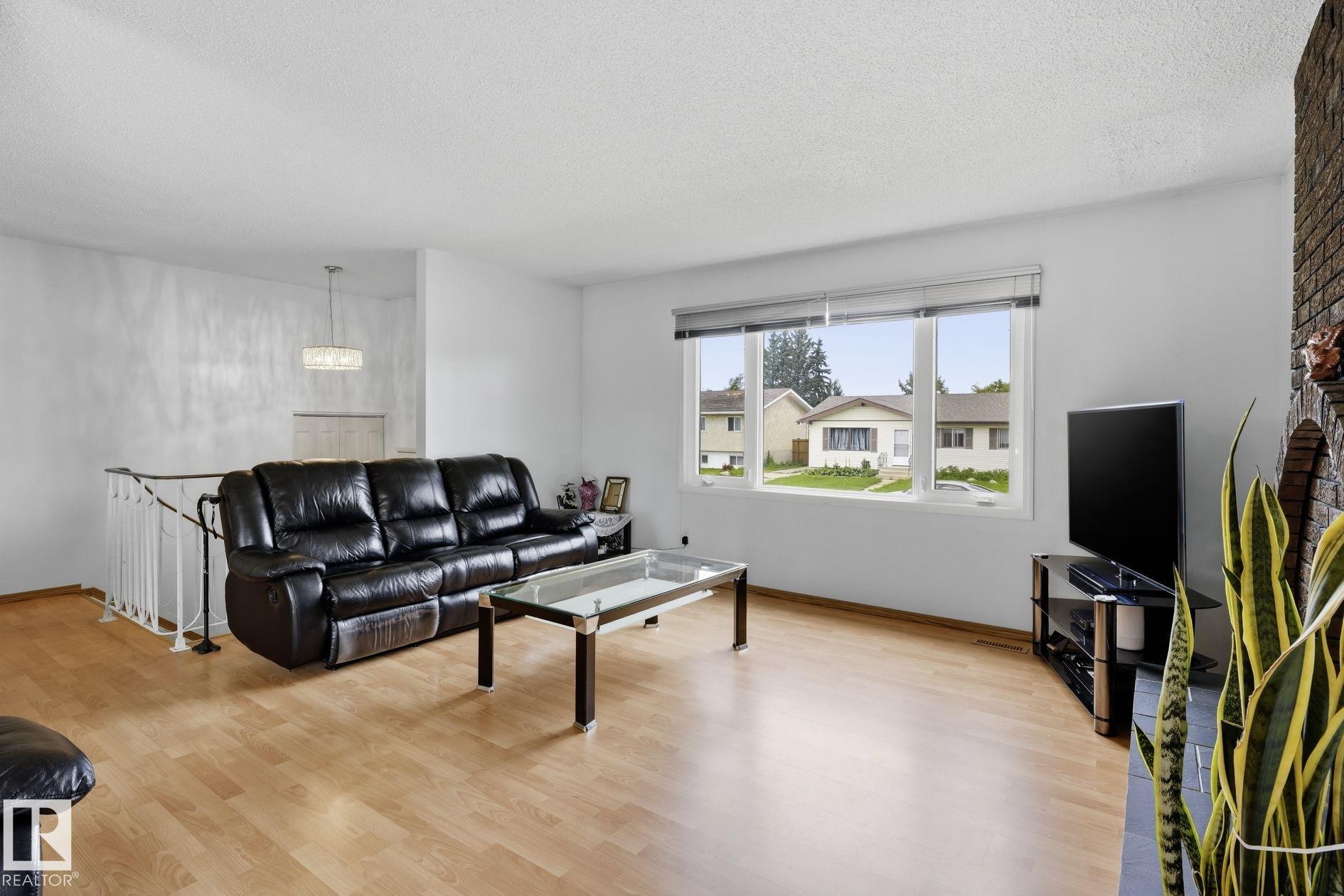 10007 168 Avenue NW, Baturyn, Edmonton