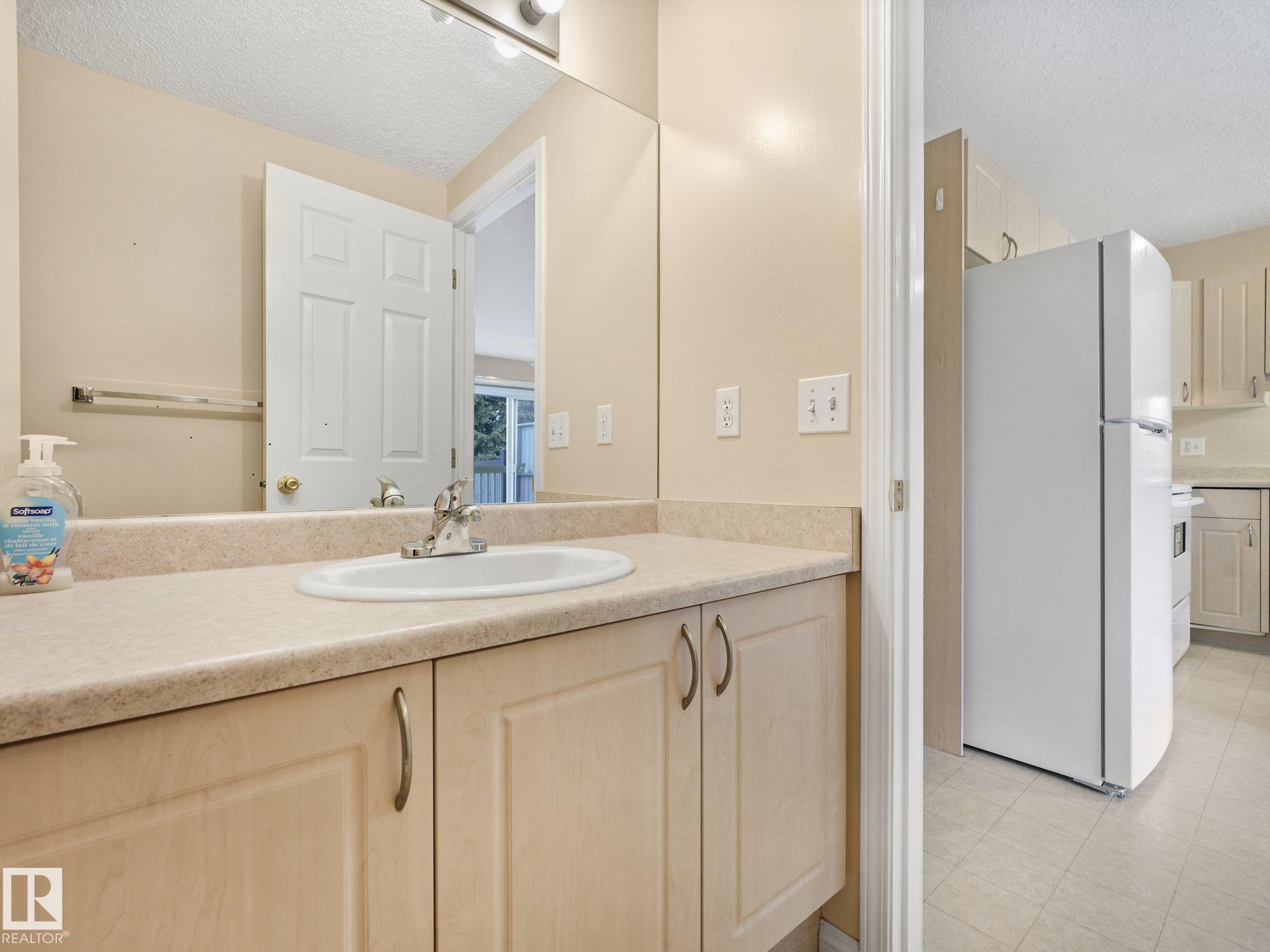 Photo 15 at 1142 Barnes Way SW, Blackmud Creek, Edmonton