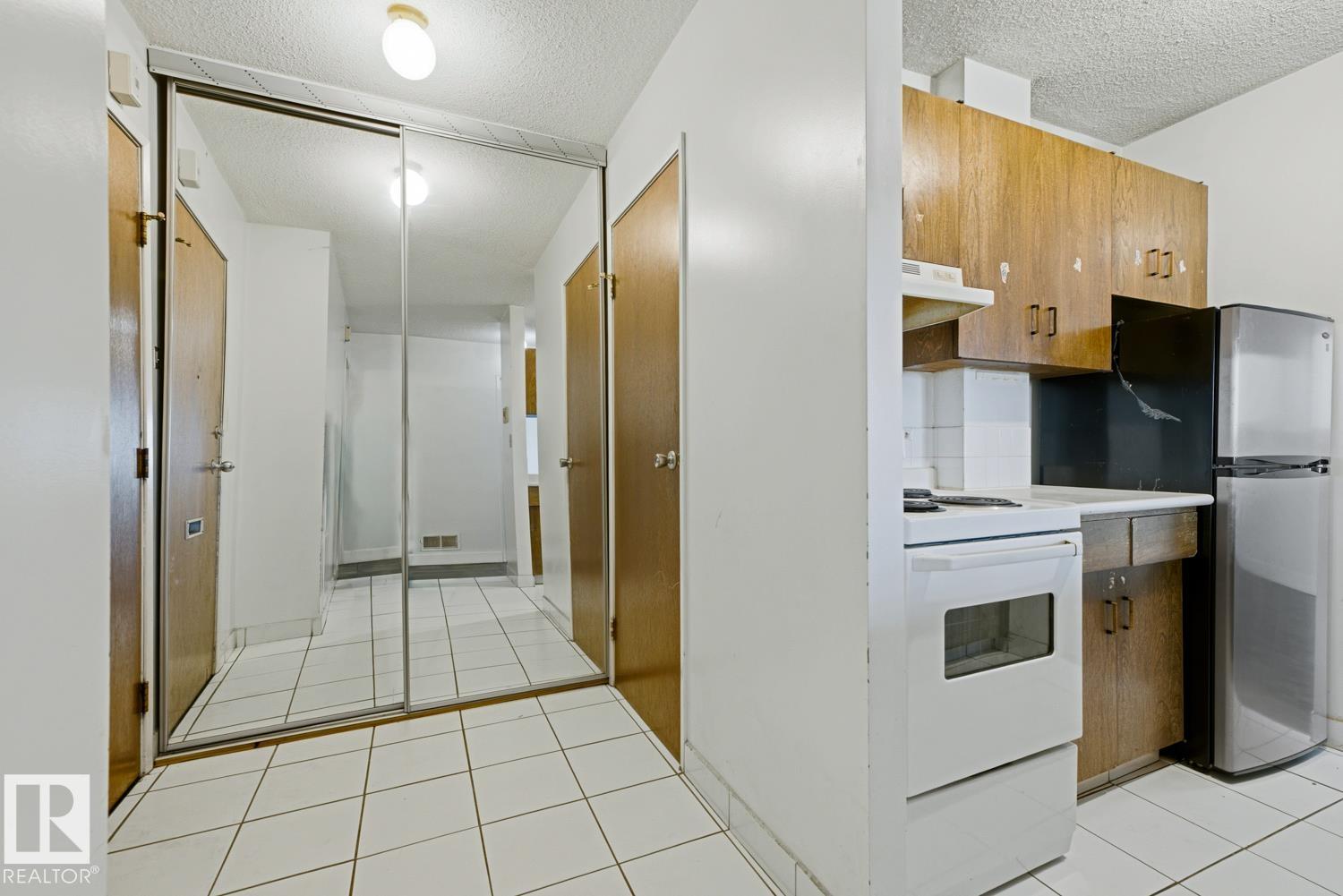Photo 7 at 1201 - 10011 116 Street NW, Wîhkwêntôwin, Edmonton
