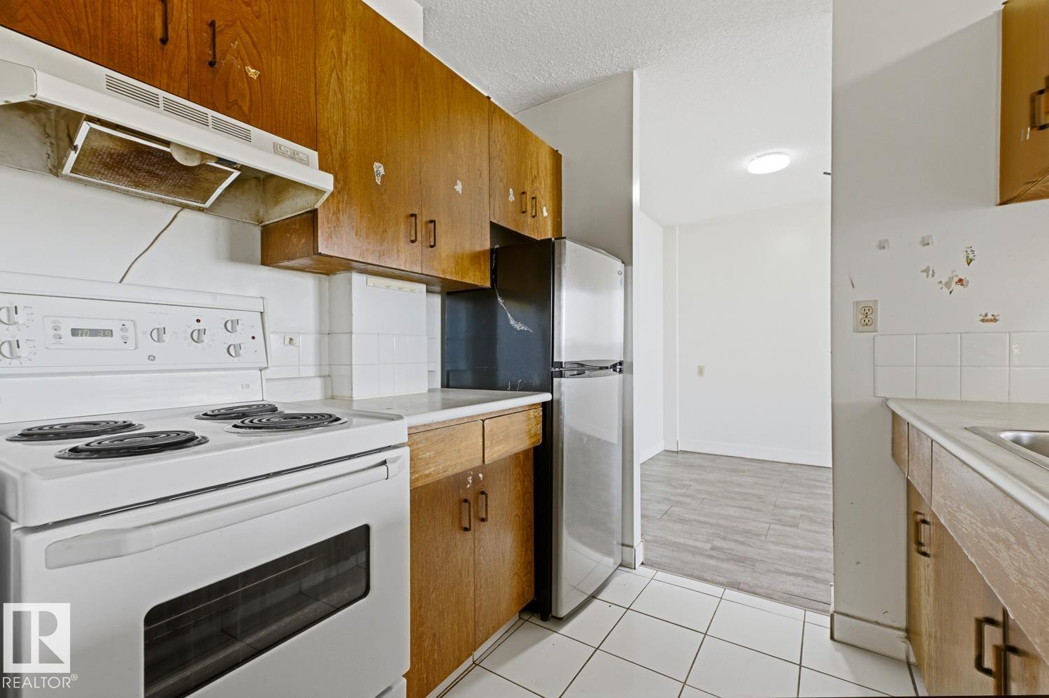 Photo 9 at 1201 - 10011 116 Street NW, Wîhkwêntôwin, Edmonton