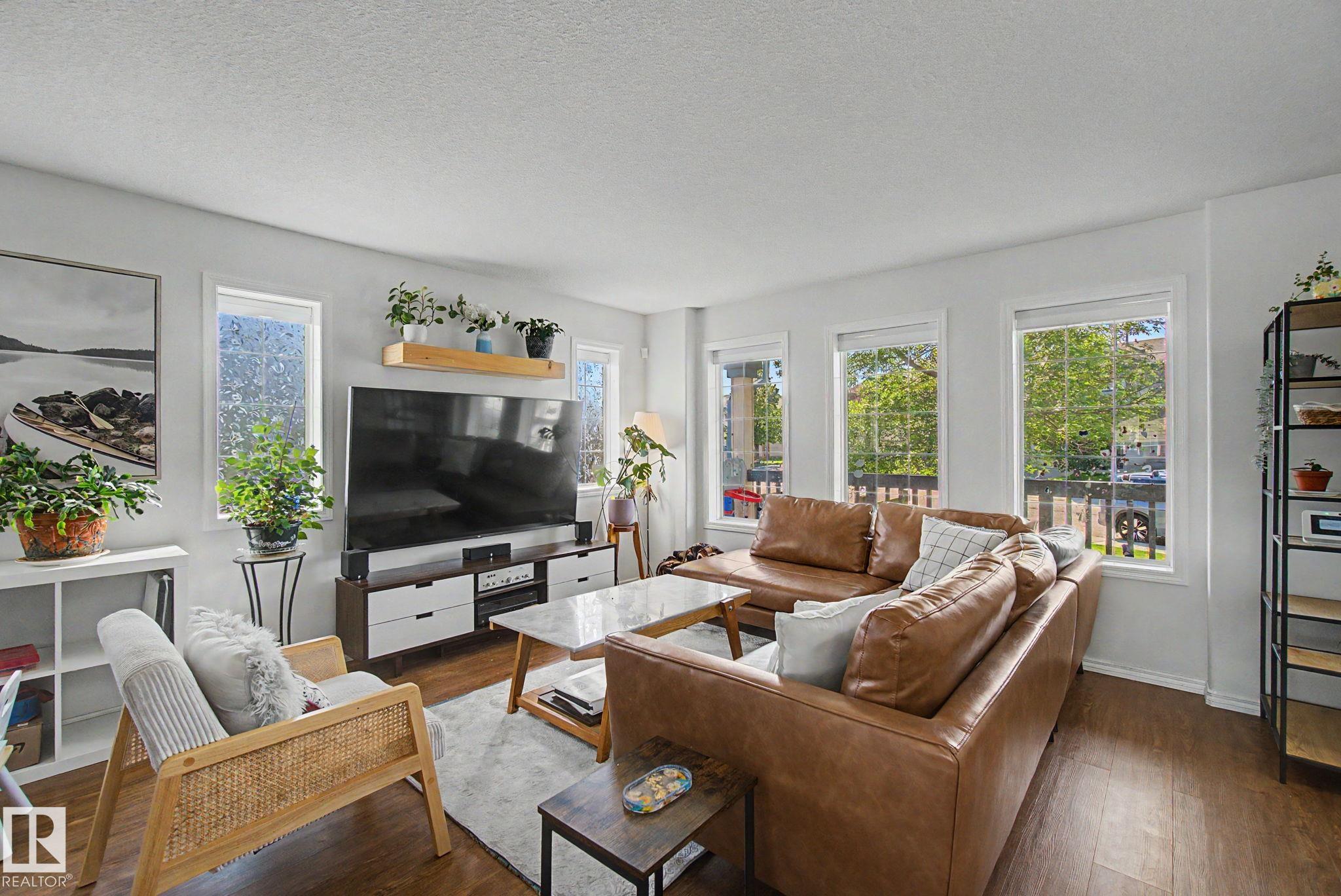Photo 11 at 15727 141 Street NW, Carlton, Edmonton