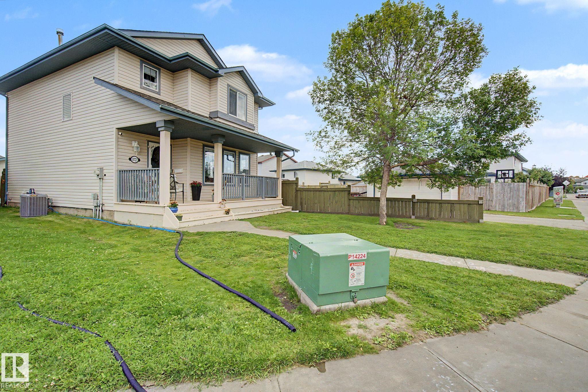 15727 141 Street NW, Carlton, Edmonton