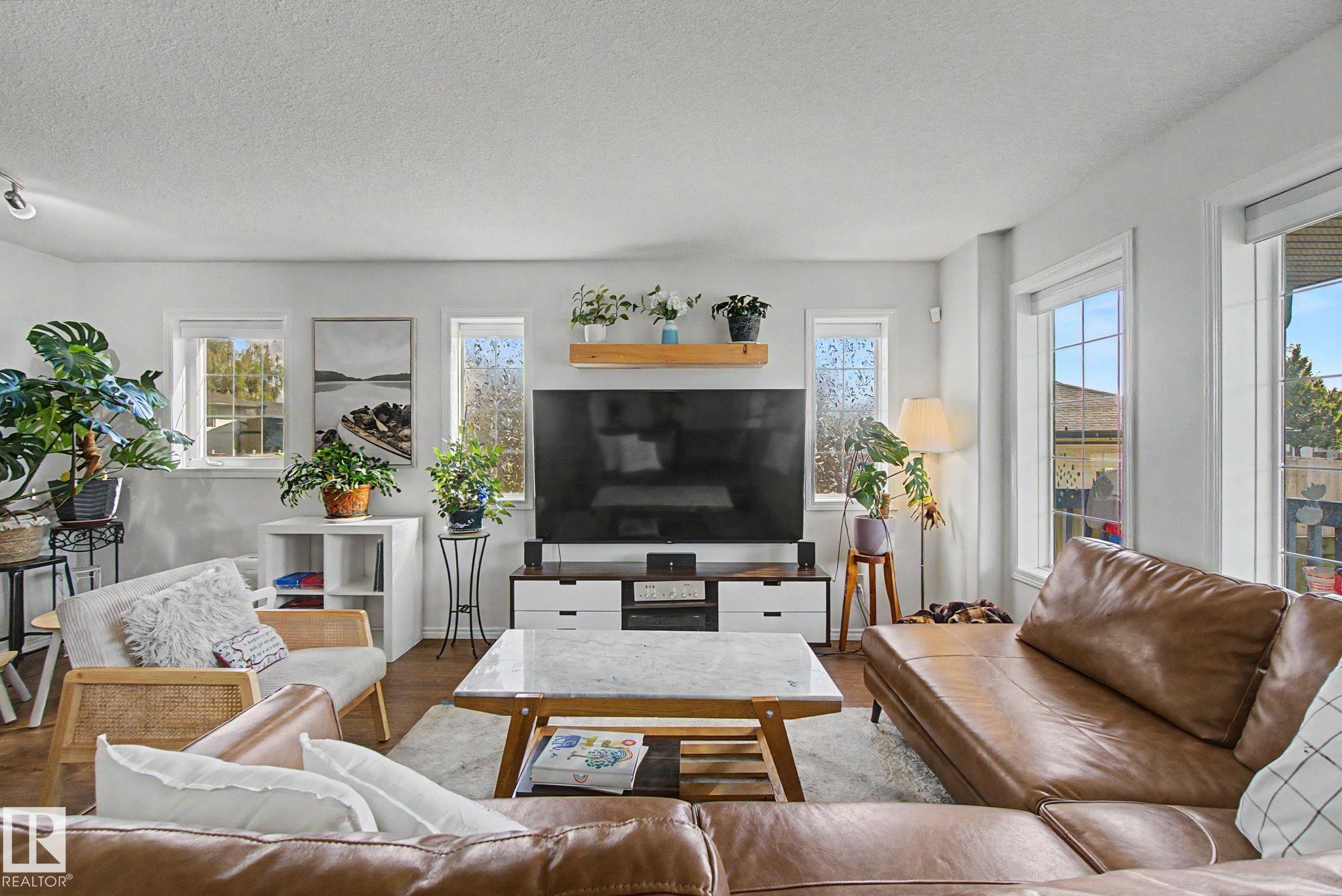 Photo 10 at 15727 141 Street NW, Carlton, Edmonton