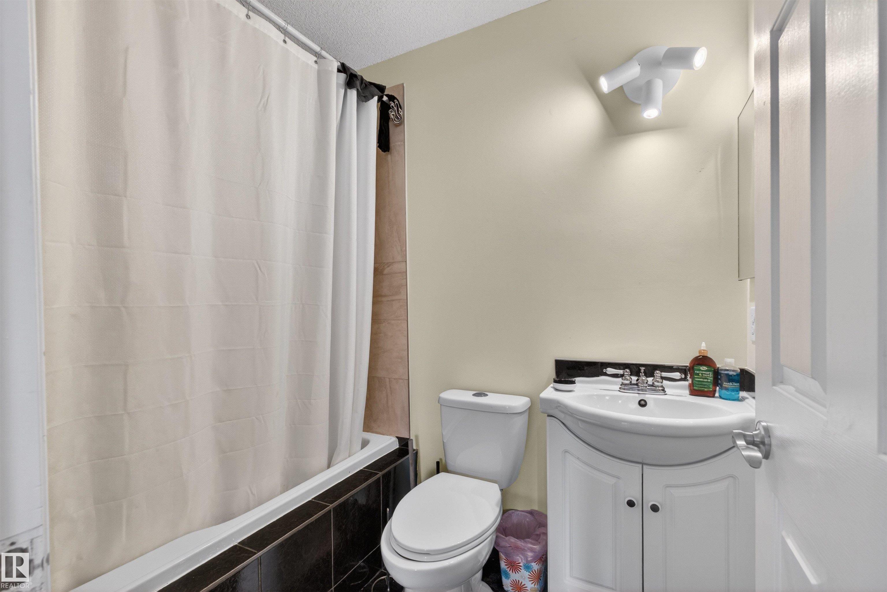 Photo 34 at 9007 169 Avenue NW, Klarvatten, Edmonton