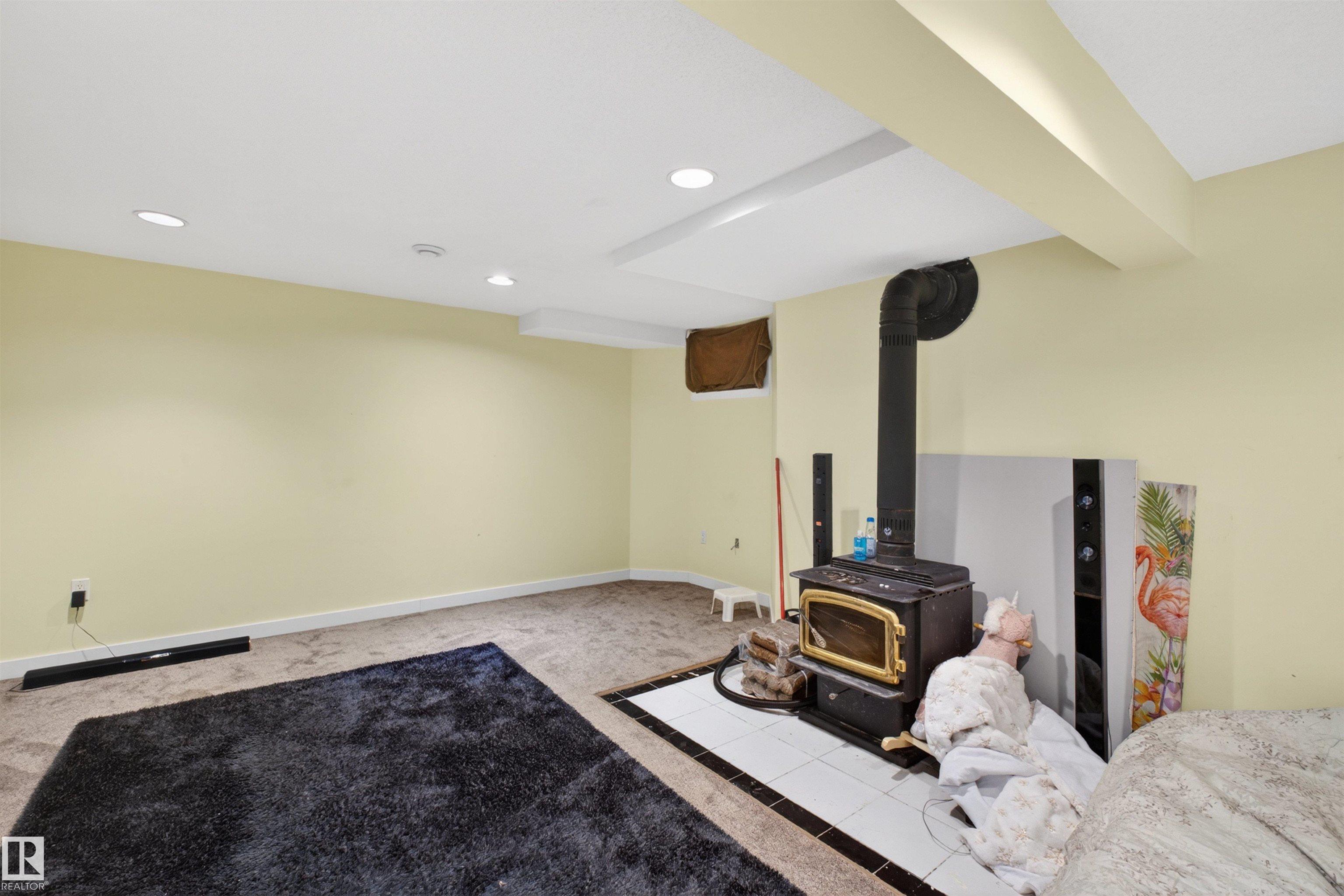 Photo 36 at 9007 169 Avenue NW, Klarvatten, Edmonton