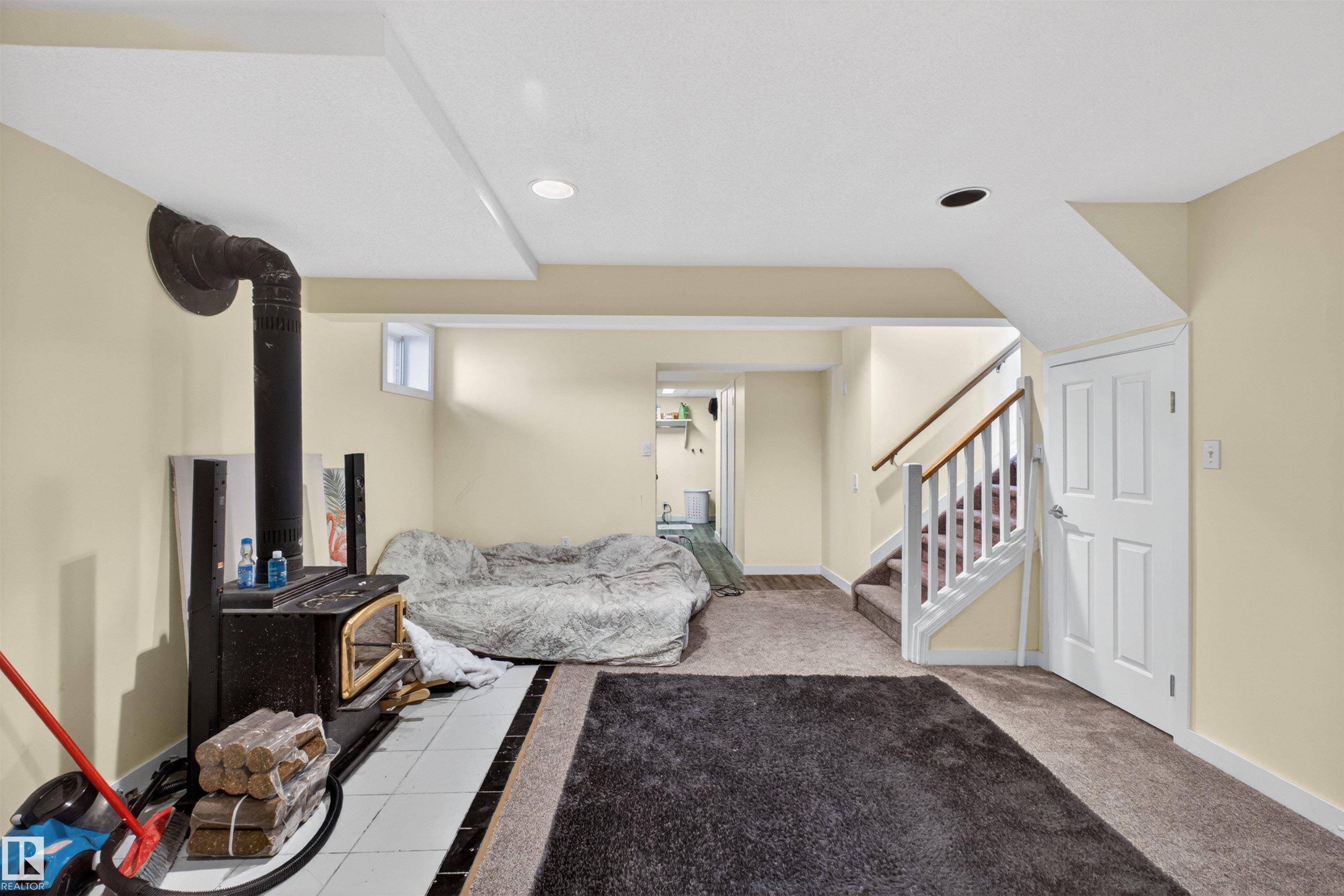 Photo 38 at 9007 169 Avenue NW, Klarvatten, Edmonton