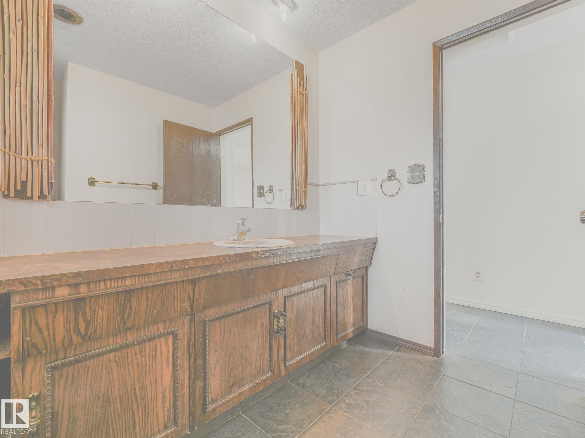 Photo 25 at 11056 166 Avenue NW, Lorelei, Edmonton