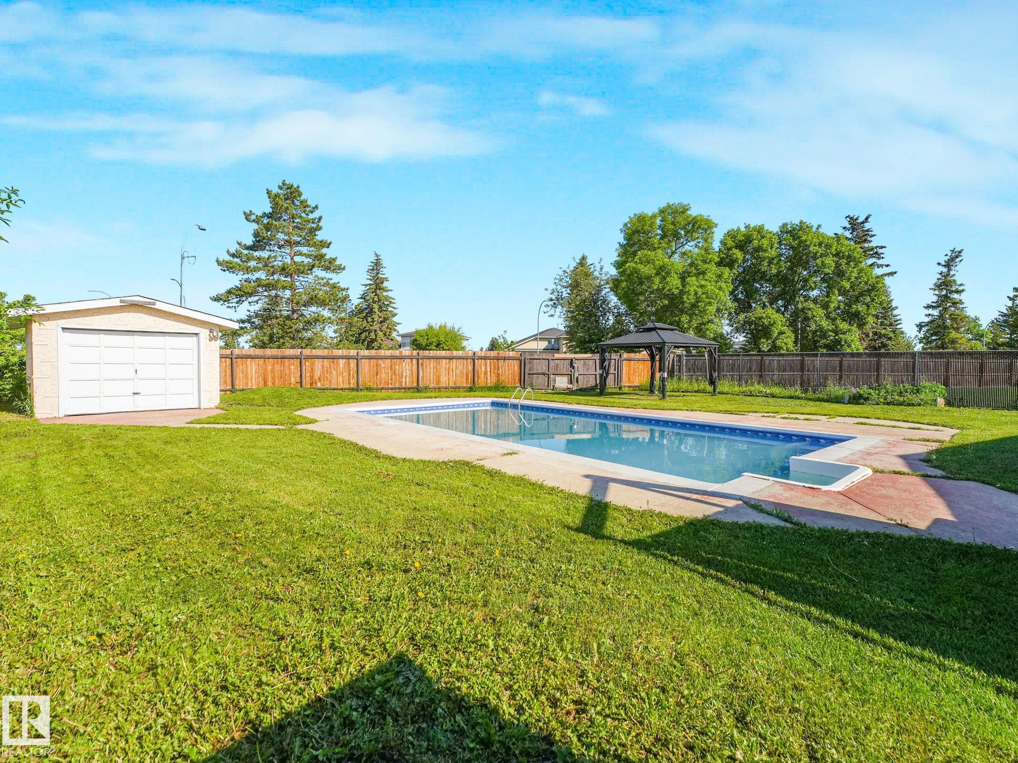Photo 56 at 11056 166 Avenue NW, Lorelei, Edmonton