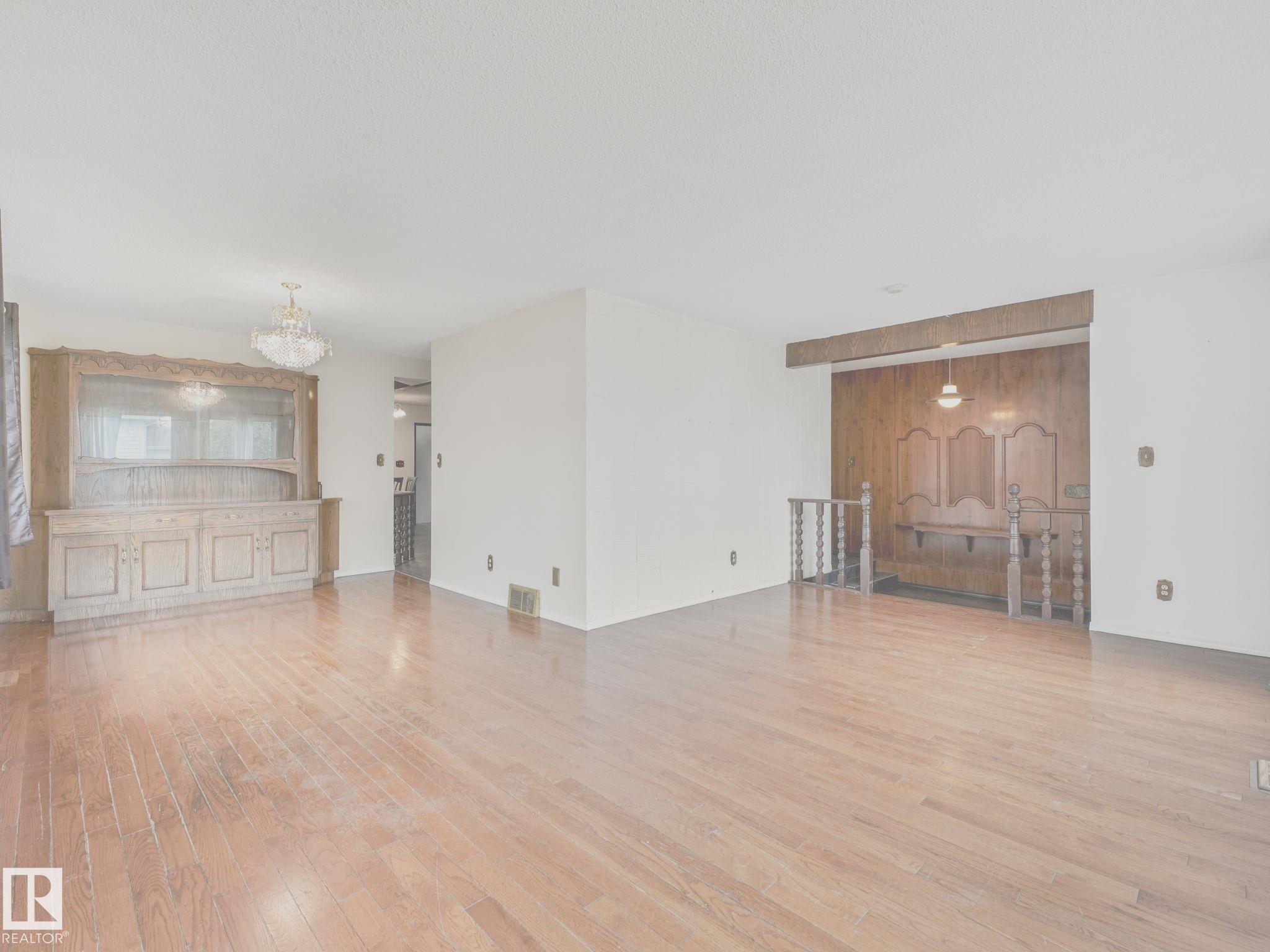 Photo 7 at 11056 166 Avenue NW, Lorelei, Edmonton