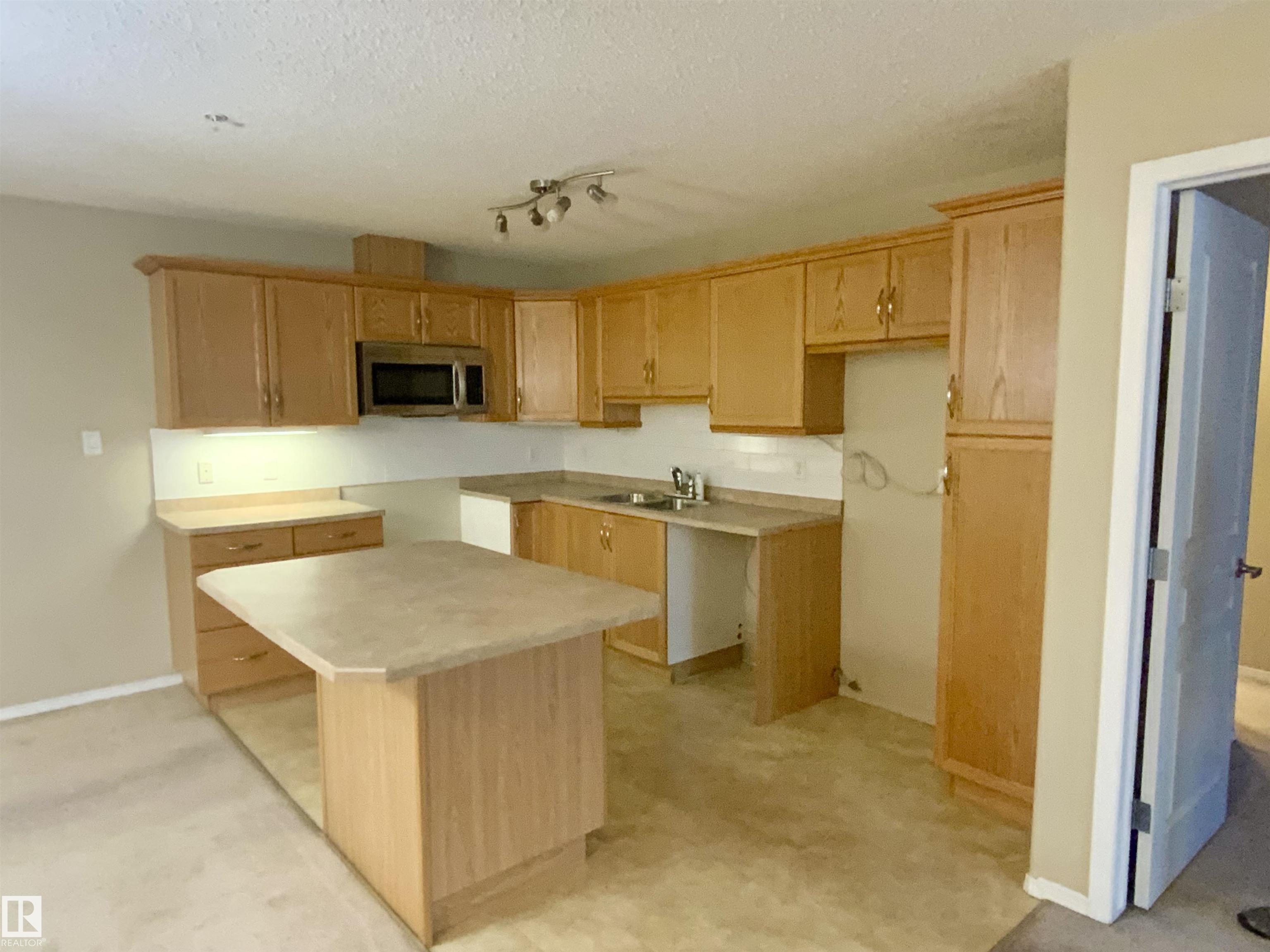Photo 8 at 140 - 16035 132 Street NW, Oxford, Edmonton