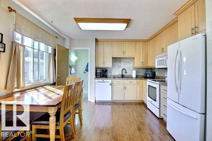 Photo 12 at 9743 65 Avenue NW, Hazeldean, Edmonton