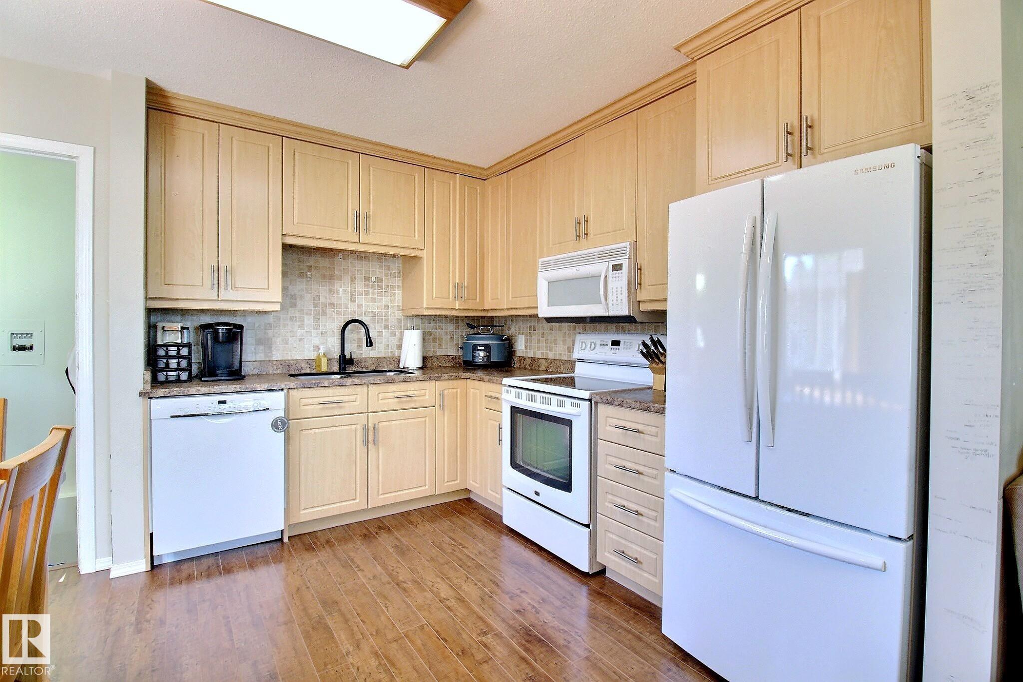 Photo 14 at 9743 65 Avenue NW, Hazeldean, Edmonton