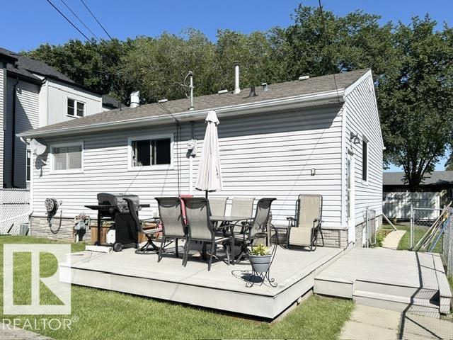 Photo 38 at 9743 65 Avenue NW, Hazeldean, Edmonton