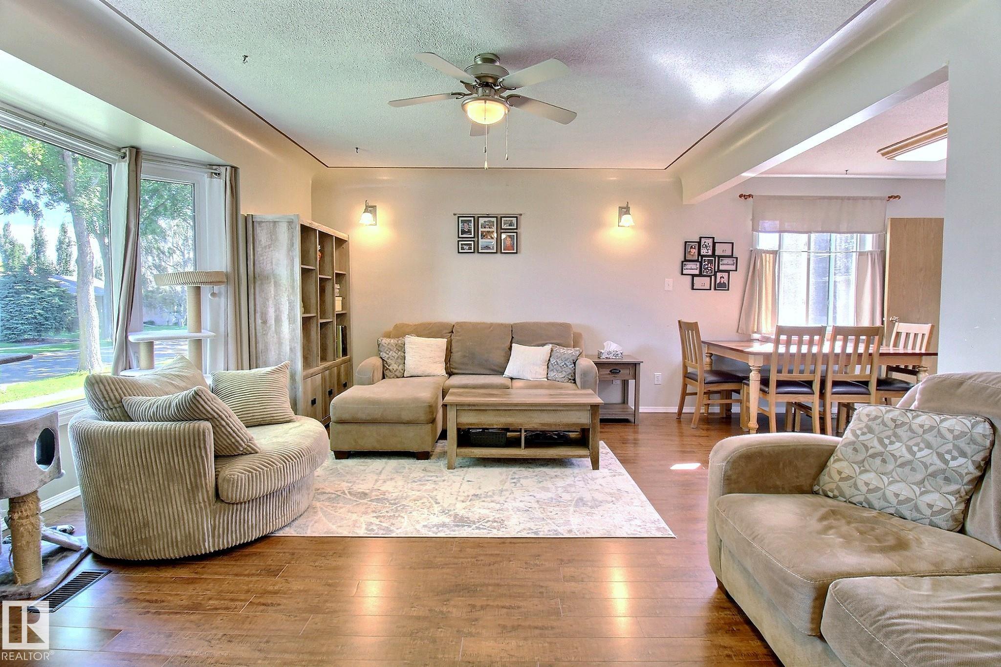 Photo 6 at 9743 65 Avenue NW, Hazeldean, Edmonton