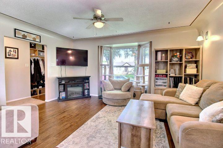 Photo 9 at 9743 65 Avenue NW, Hazeldean, Edmonton