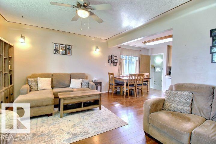 Photo 10 at 9743 65 Avenue NW, Hazeldean, Edmonton