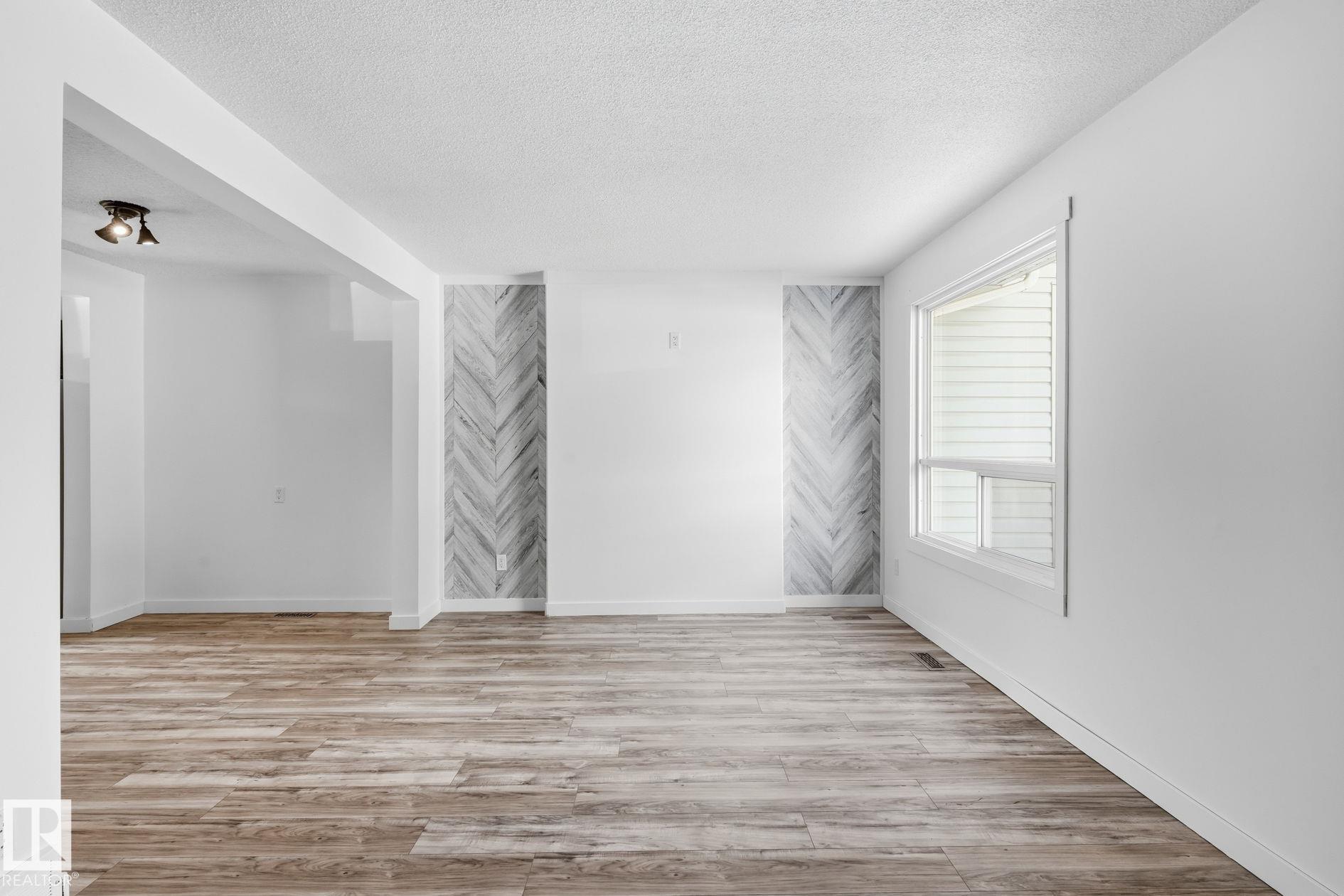 Photo 7 at 234 Dickinsfield Court NW, Evansdale, Edmonton