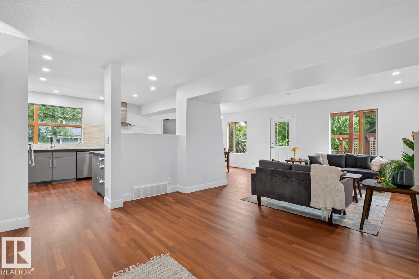 Photo 9 at 8860 93 Street NW, Bonnie Doon, Edmonton