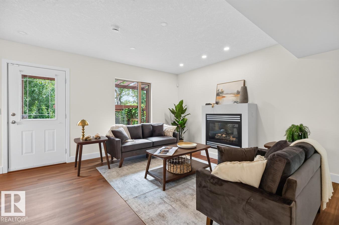 Photo 10 at 8860 93 Street NW, Bonnie Doon, Edmonton