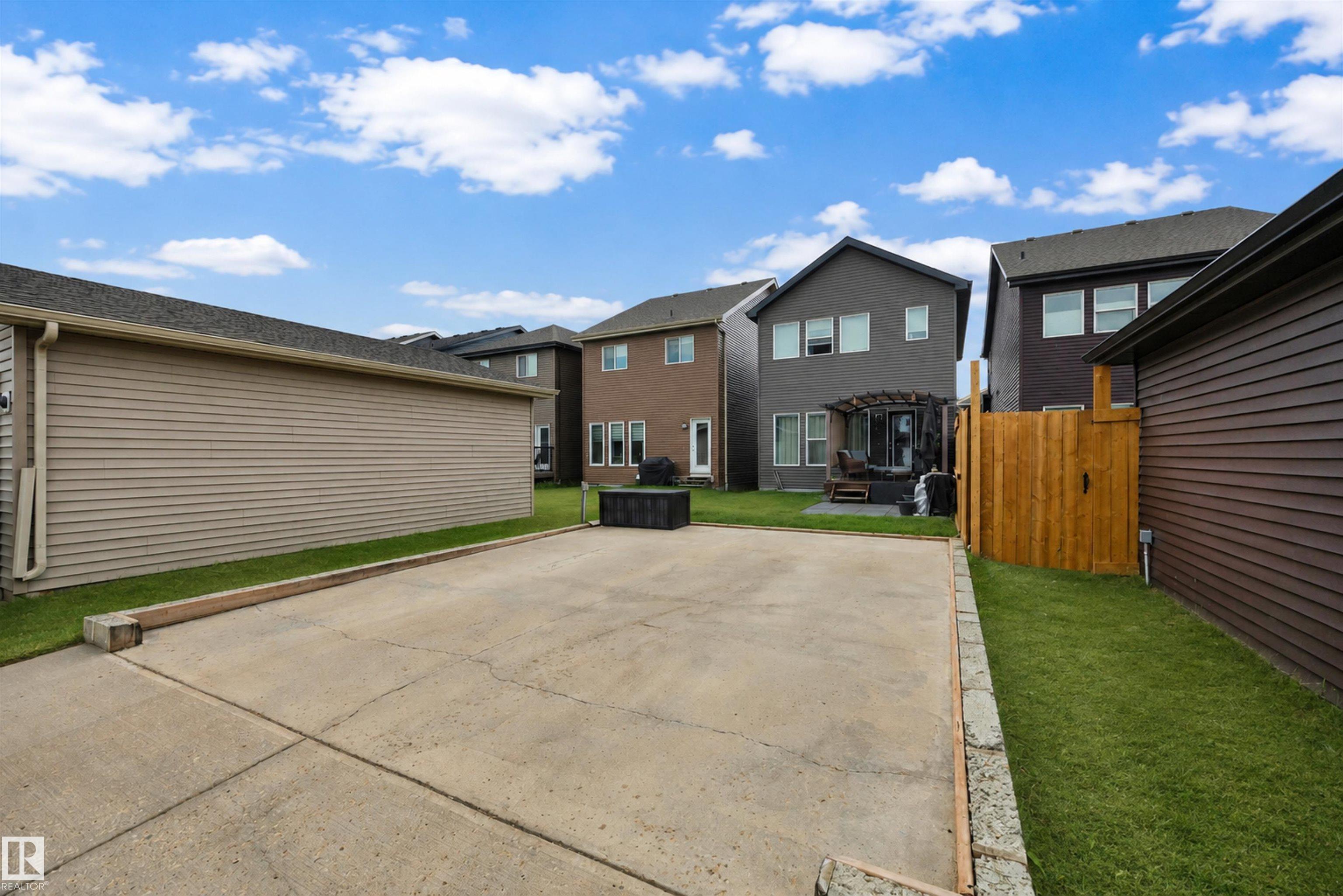 Listing photo thumbnail