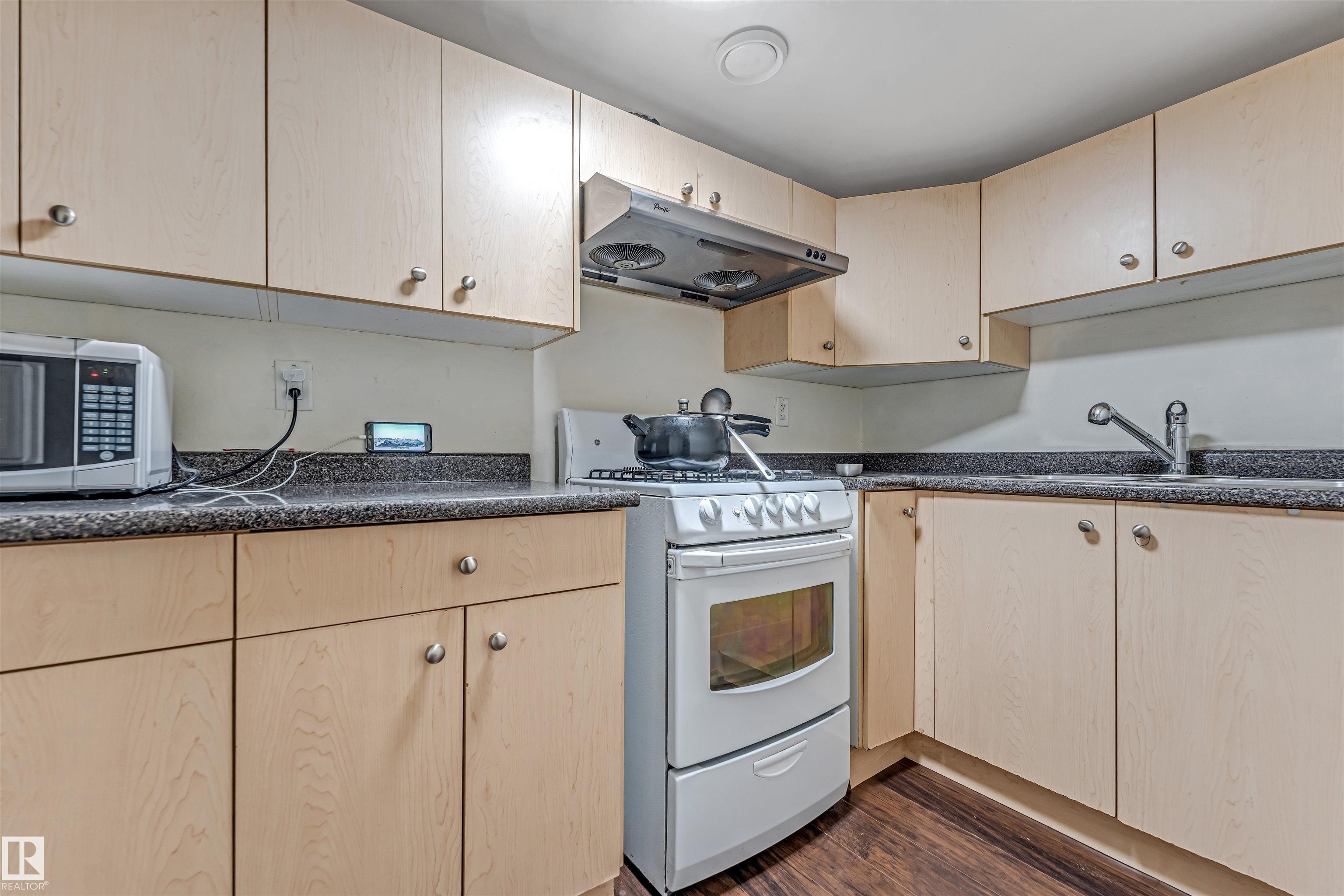 5156 2 Avenue SW, Charlesworth, Edmonton
