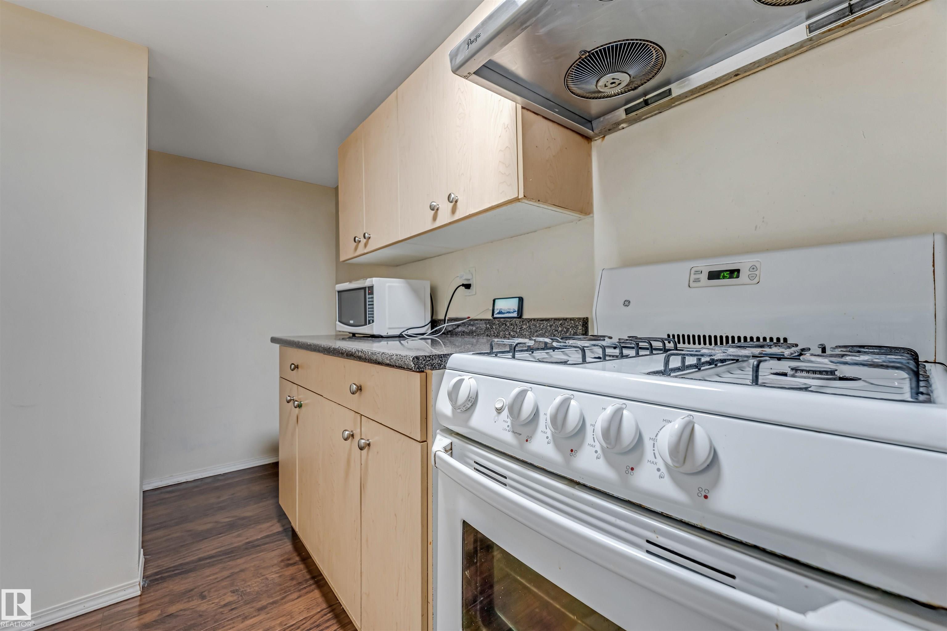 5156 2 Avenue SW, Charlesworth, Edmonton