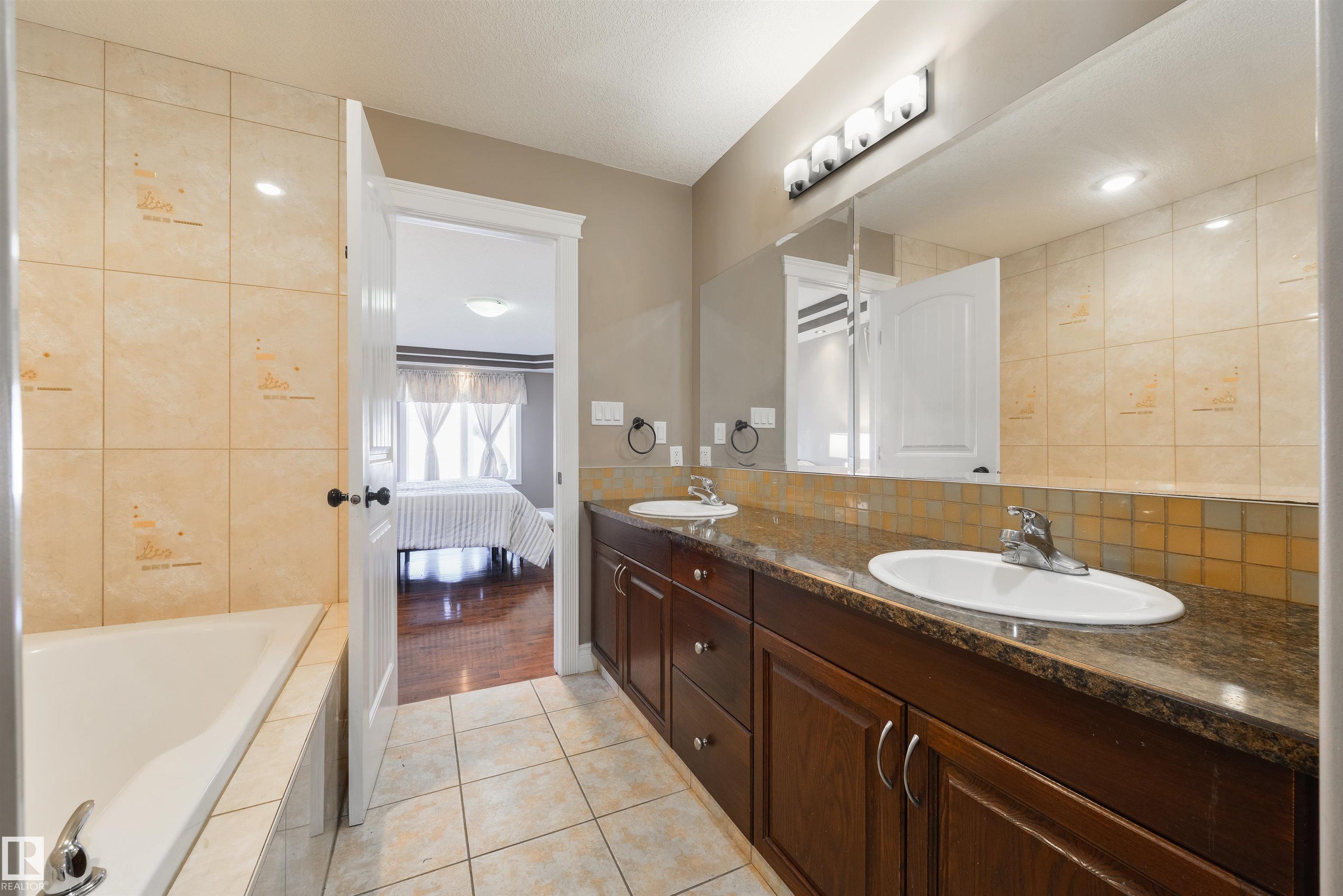 Photo 33 at 5911 166 Avenue NW, Hollick-Kenyon, Edmonton