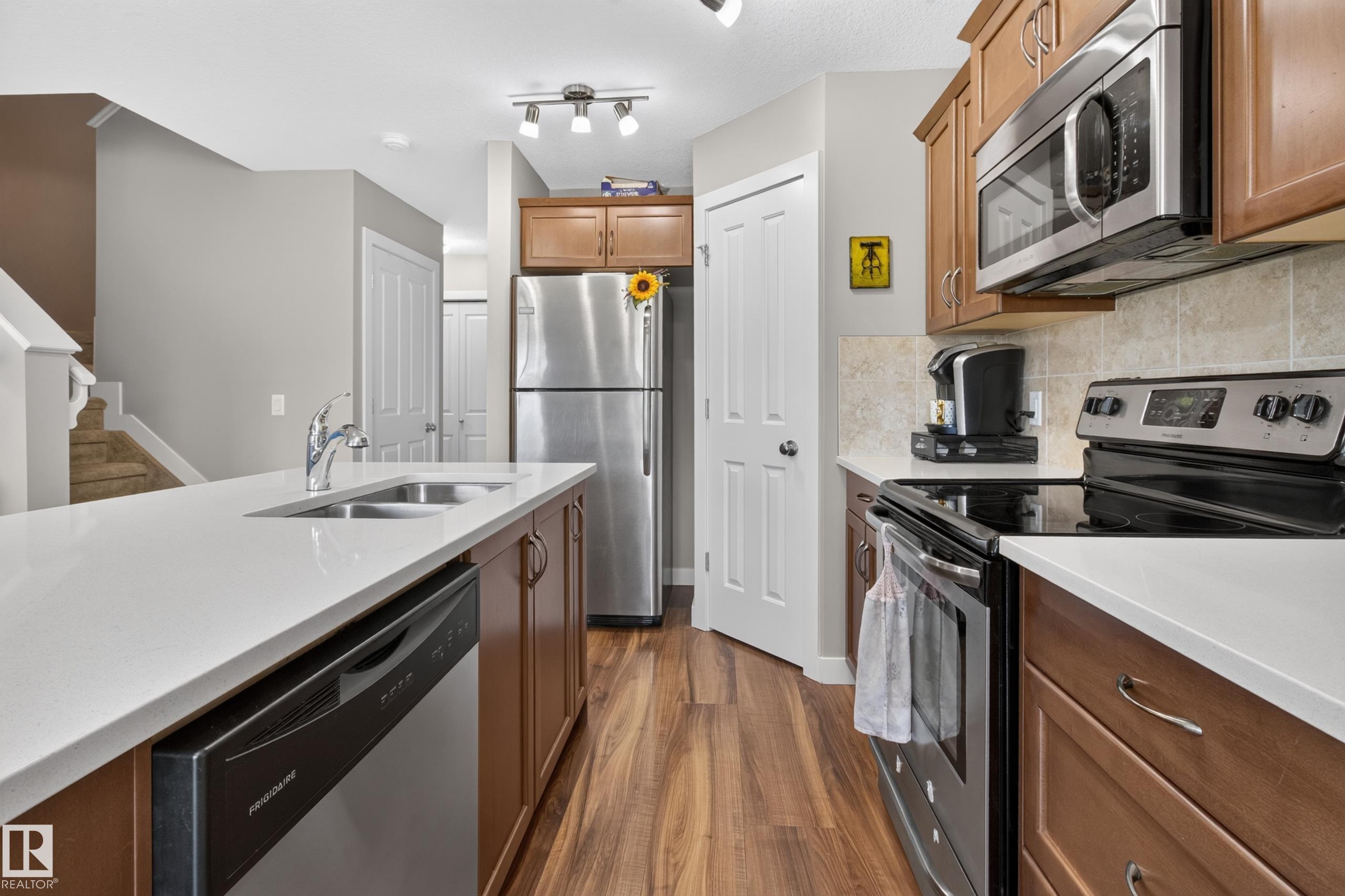 Photo 13 at 3520 9 Street NW, Maple Crest, Edmonton