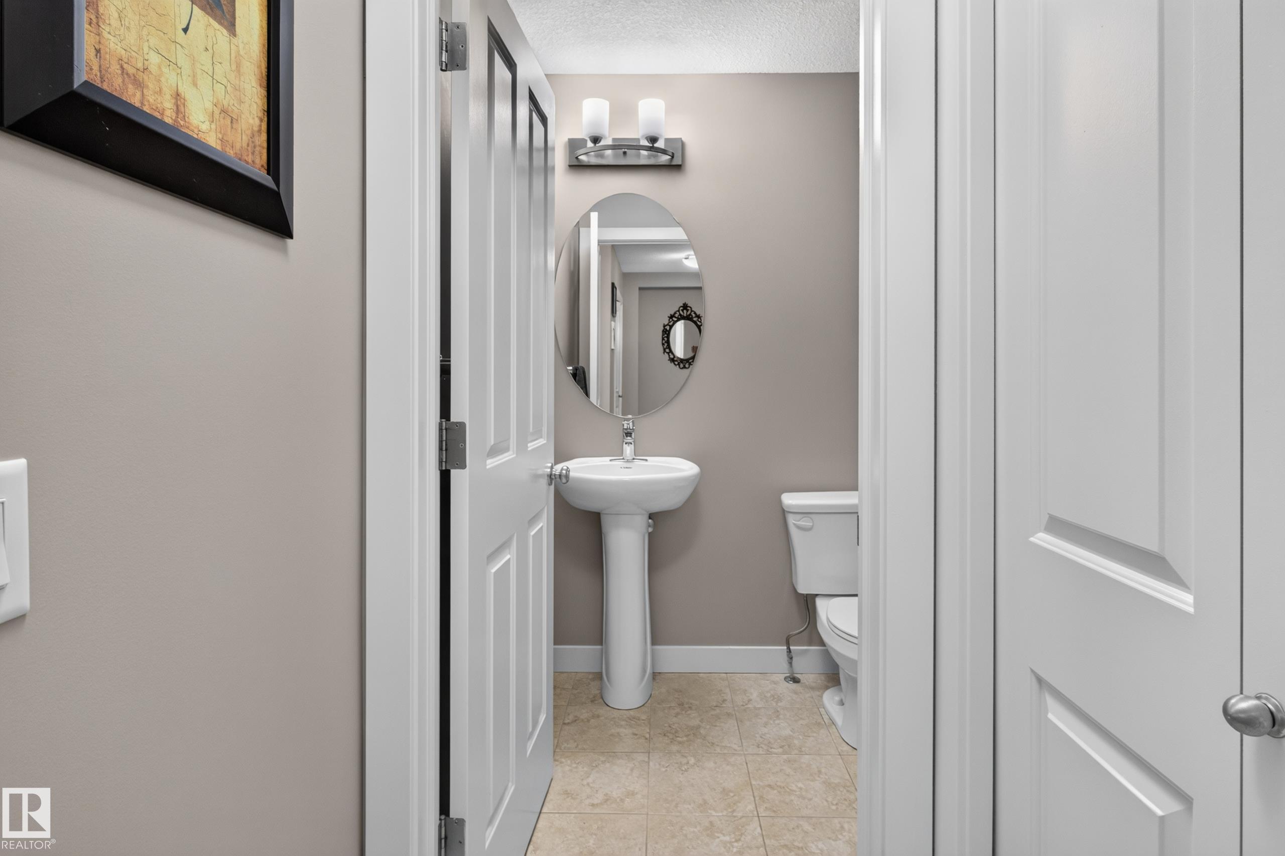 Photo 17 at 3520 9 Street NW, Maple Crest, Edmonton