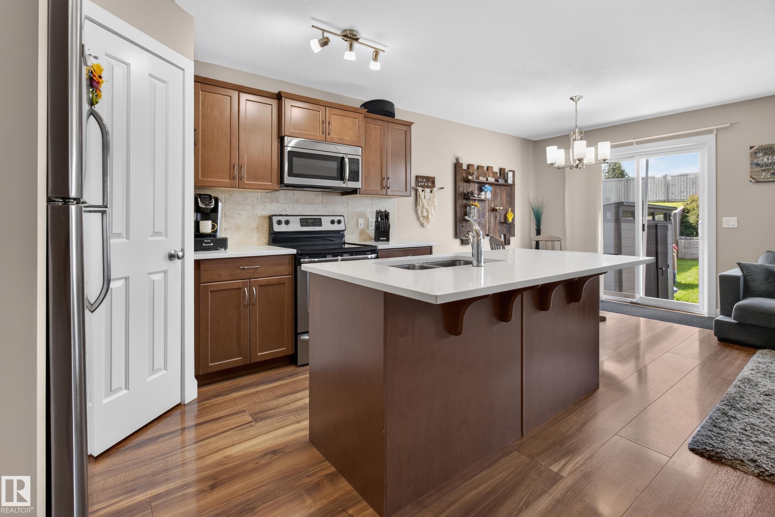 Photo 7 at 3520 9 Street NW, Maple Crest, Edmonton