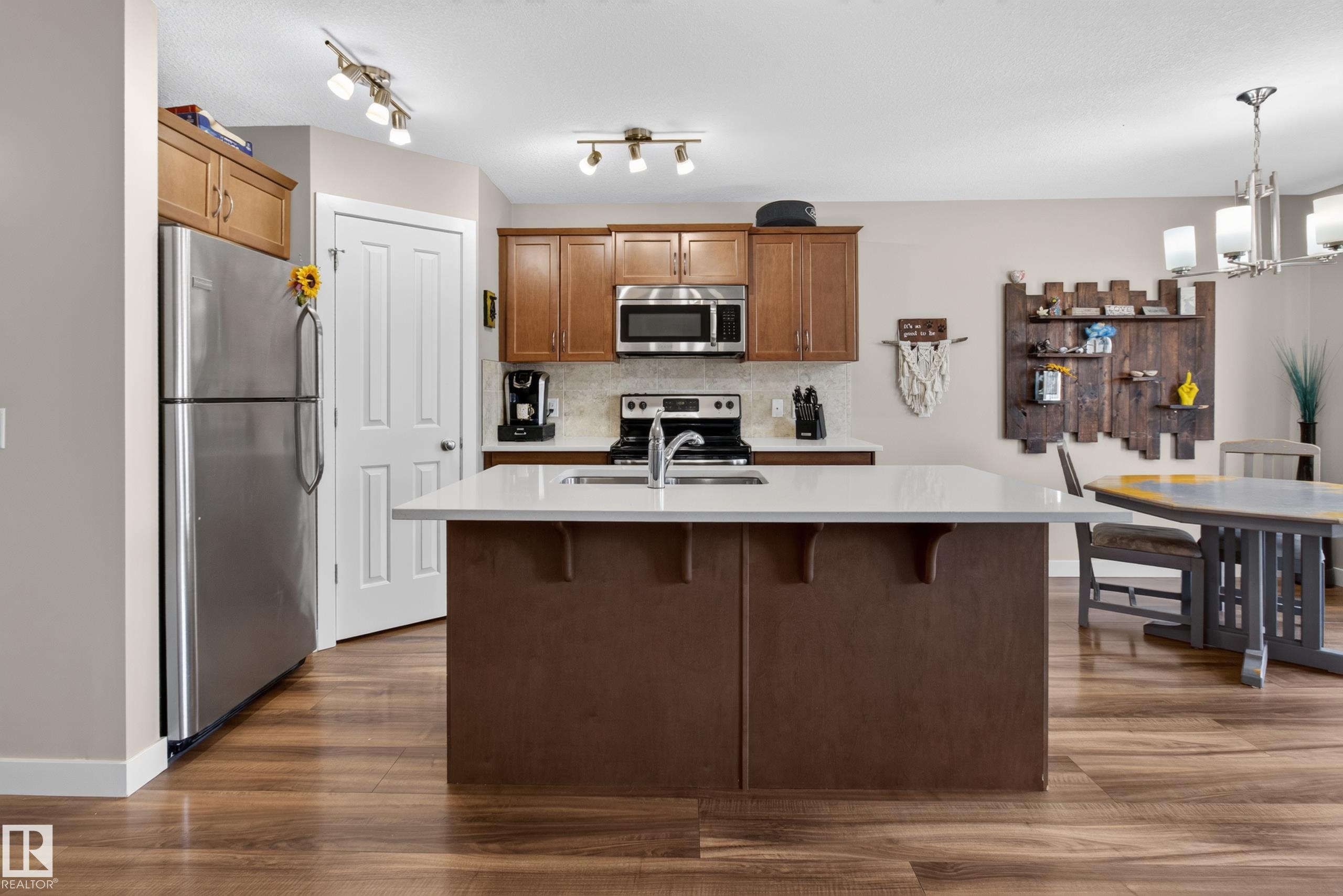 Photo 8 at 3520 9 Street NW, Maple Crest, Edmonton