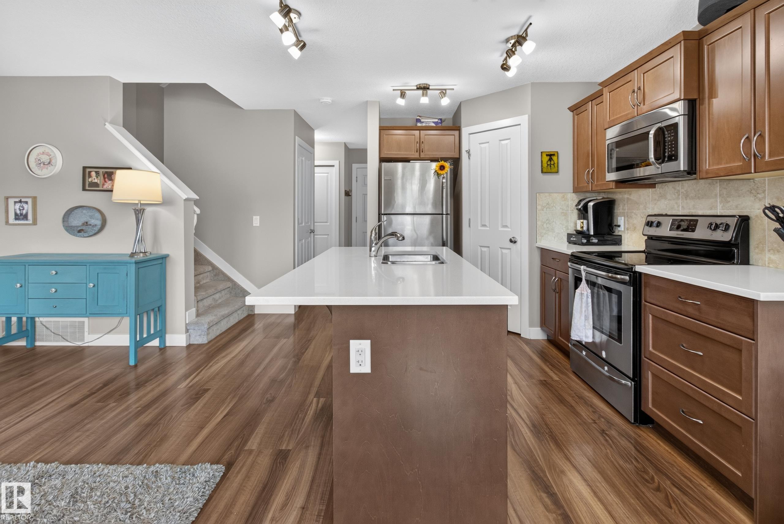 Photo 10 at 3520 9 Street NW, Maple Crest, Edmonton