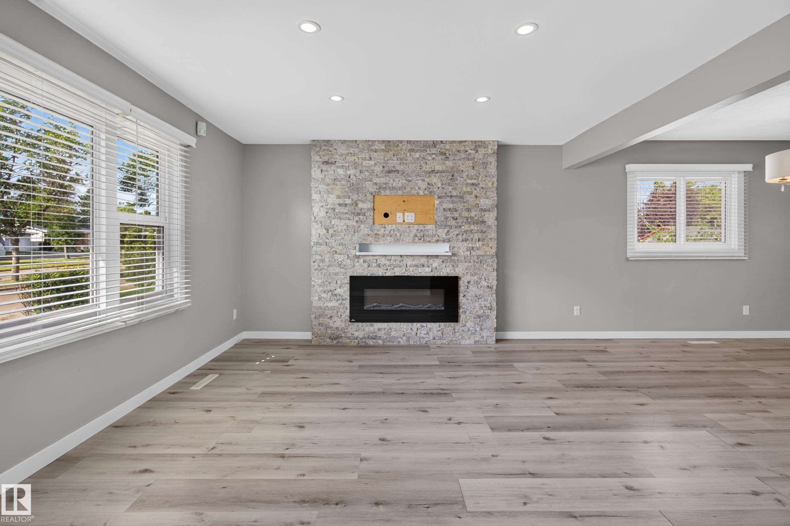 Photo 11 at 7108 90 Avenue NW, Ottewell, Edmonton