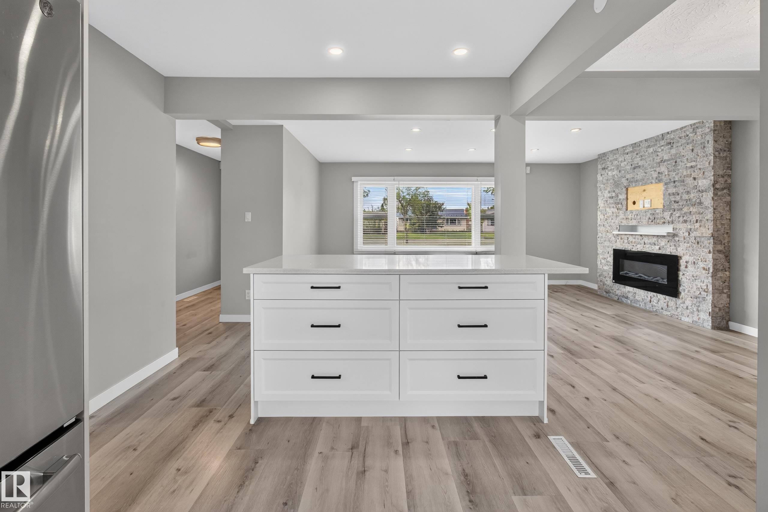 Photo 20 at 7108 90 Avenue NW, Ottewell, Edmonton