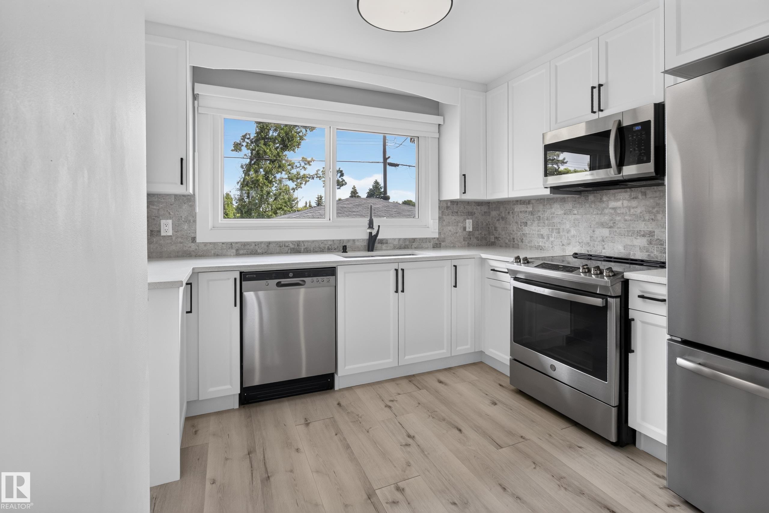 Photo 21 at 7108 90 Avenue NW, Ottewell, Edmonton