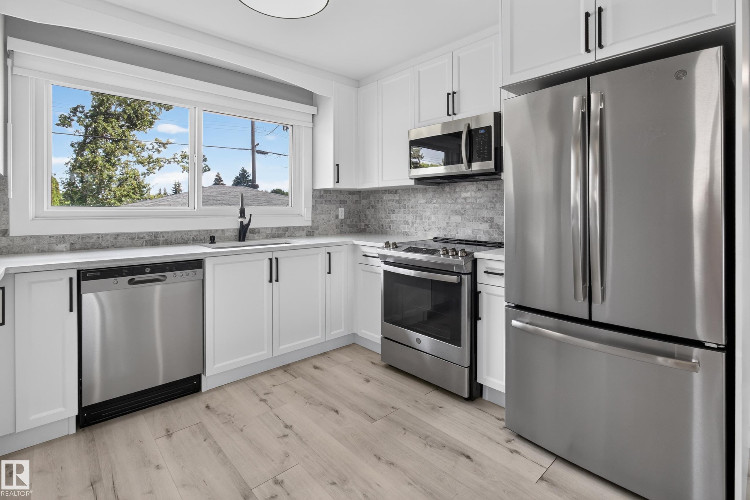 Photo 22 at 7108 90 Avenue NW, Ottewell, Edmonton