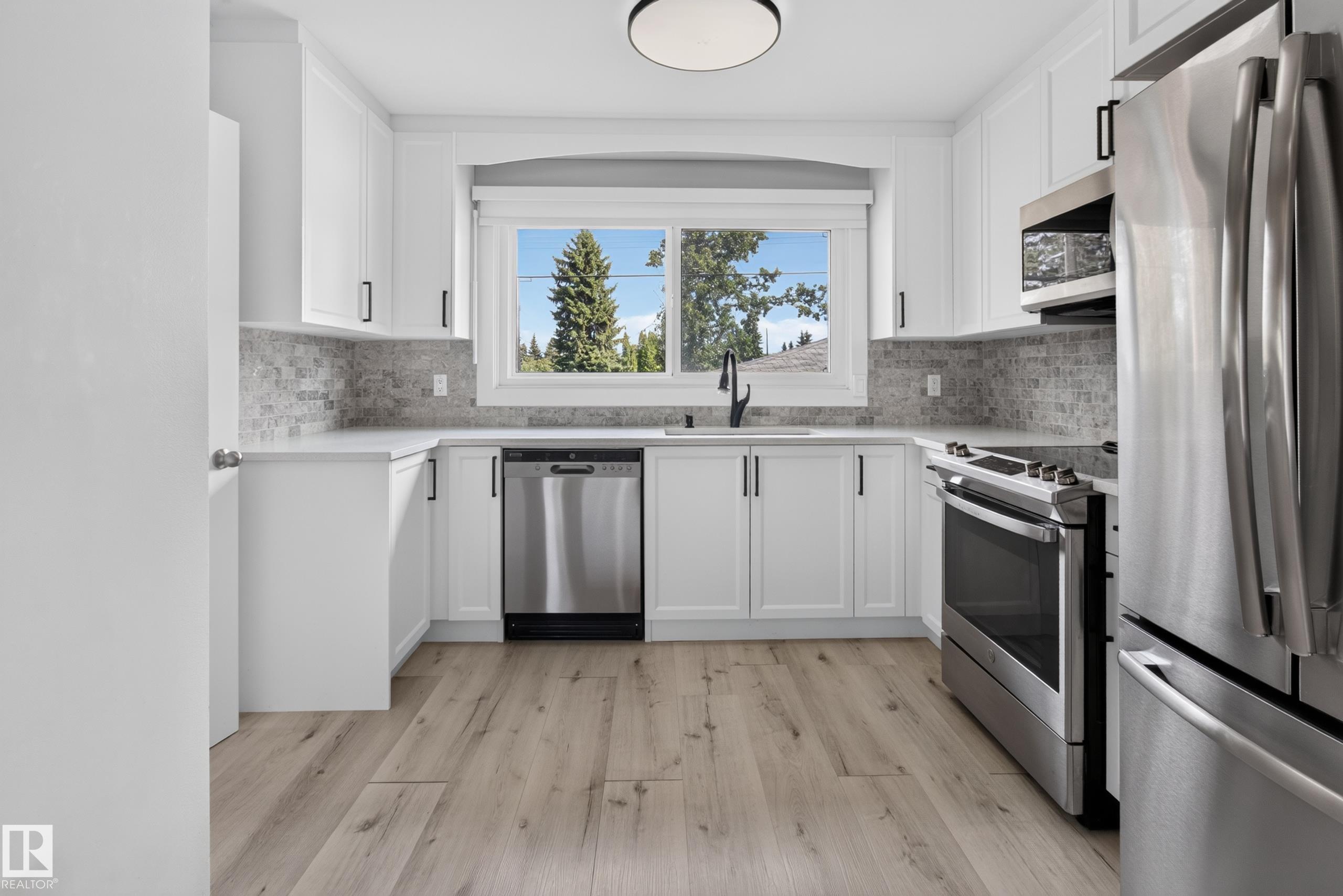 Photo 23 at 7108 90 Avenue NW, Ottewell, Edmonton