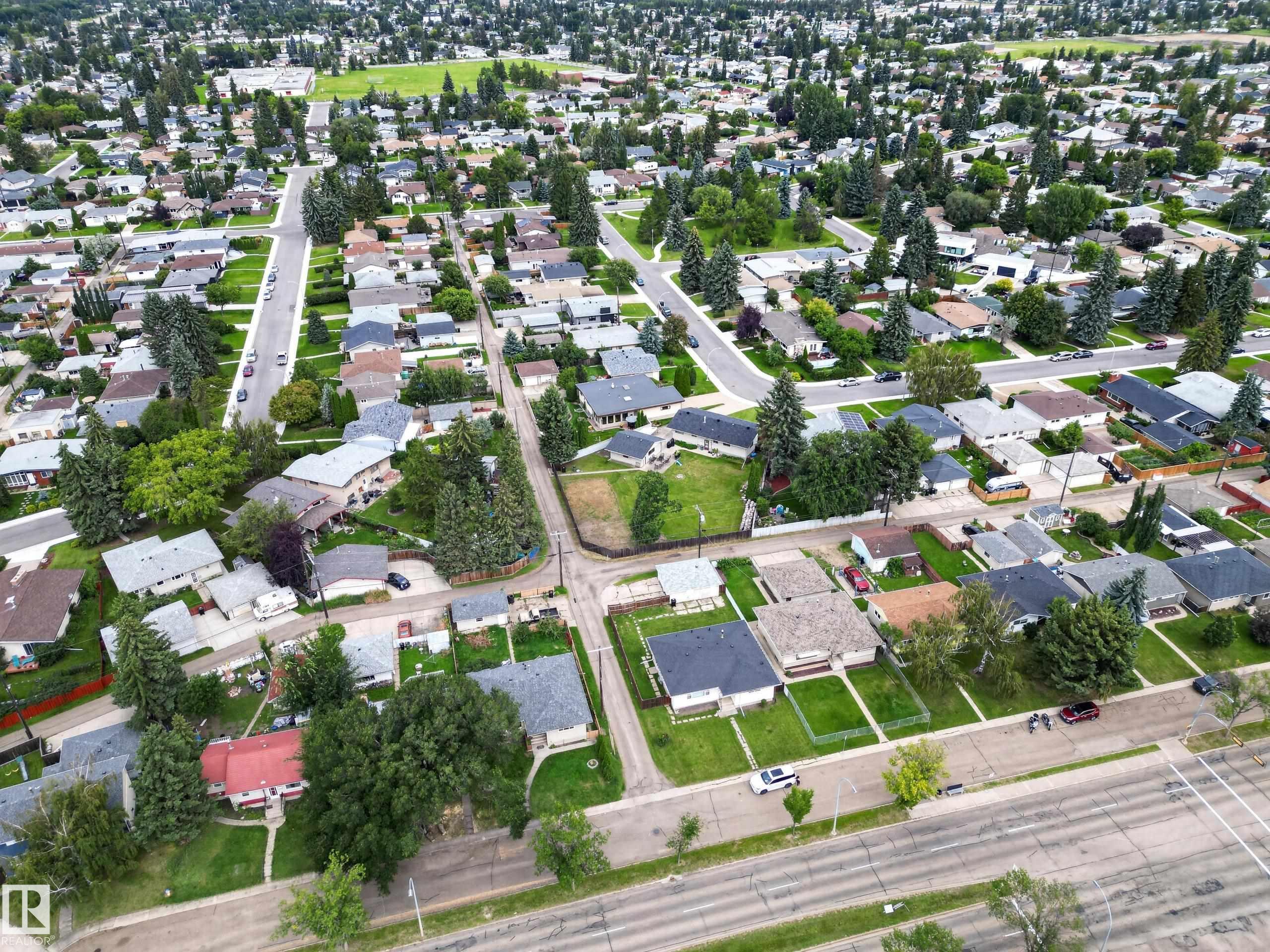 Photo 62 at 7108 90 Avenue NW, Ottewell, Edmonton