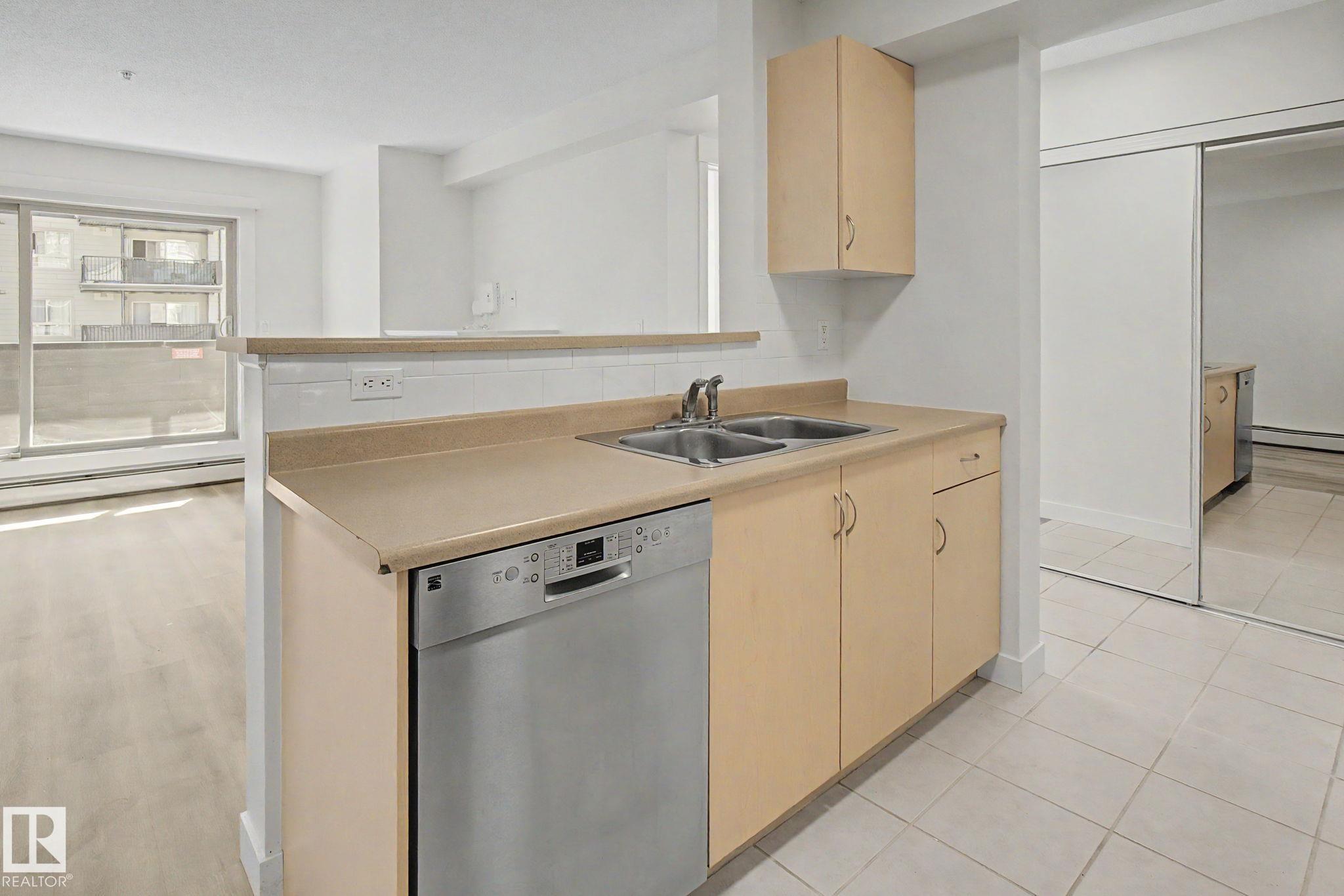 Photo 11 at 226 - 17011 67 Avenue NW, Callingwood South, Edmonton