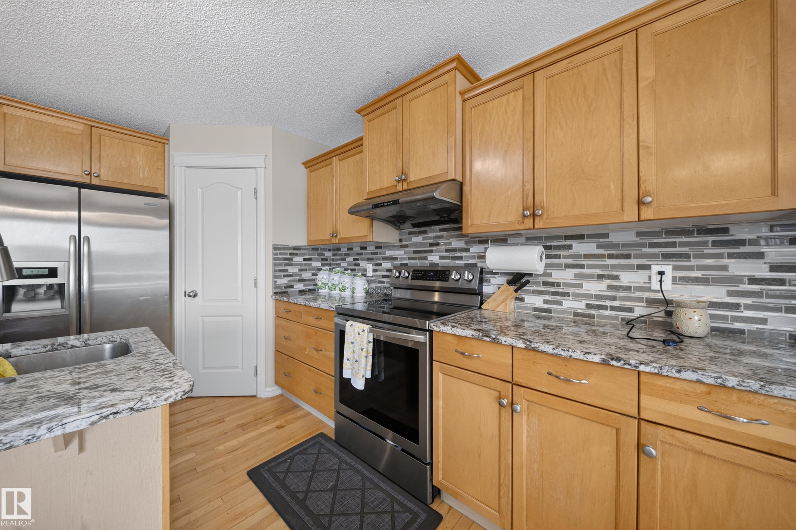 Photo 23 at 2518 33a Avenue NW, Silver Berry, Edmonton