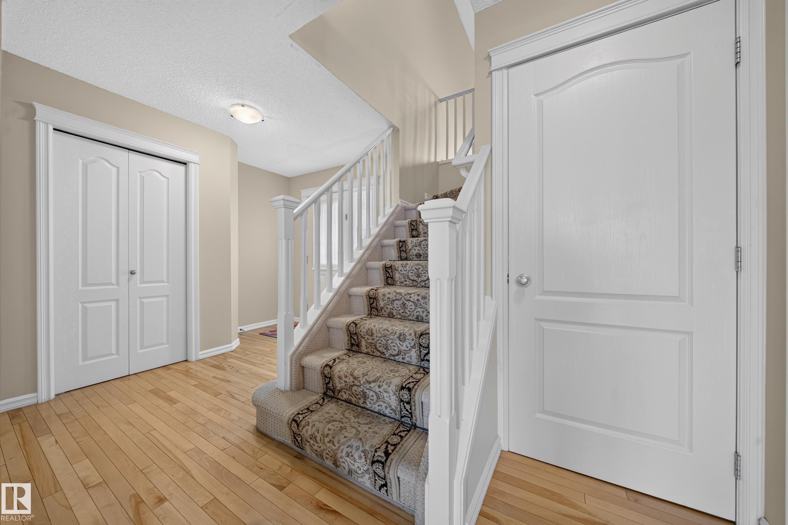 Photo 10 at 2518 33a Avenue NW, Silver Berry, Edmonton