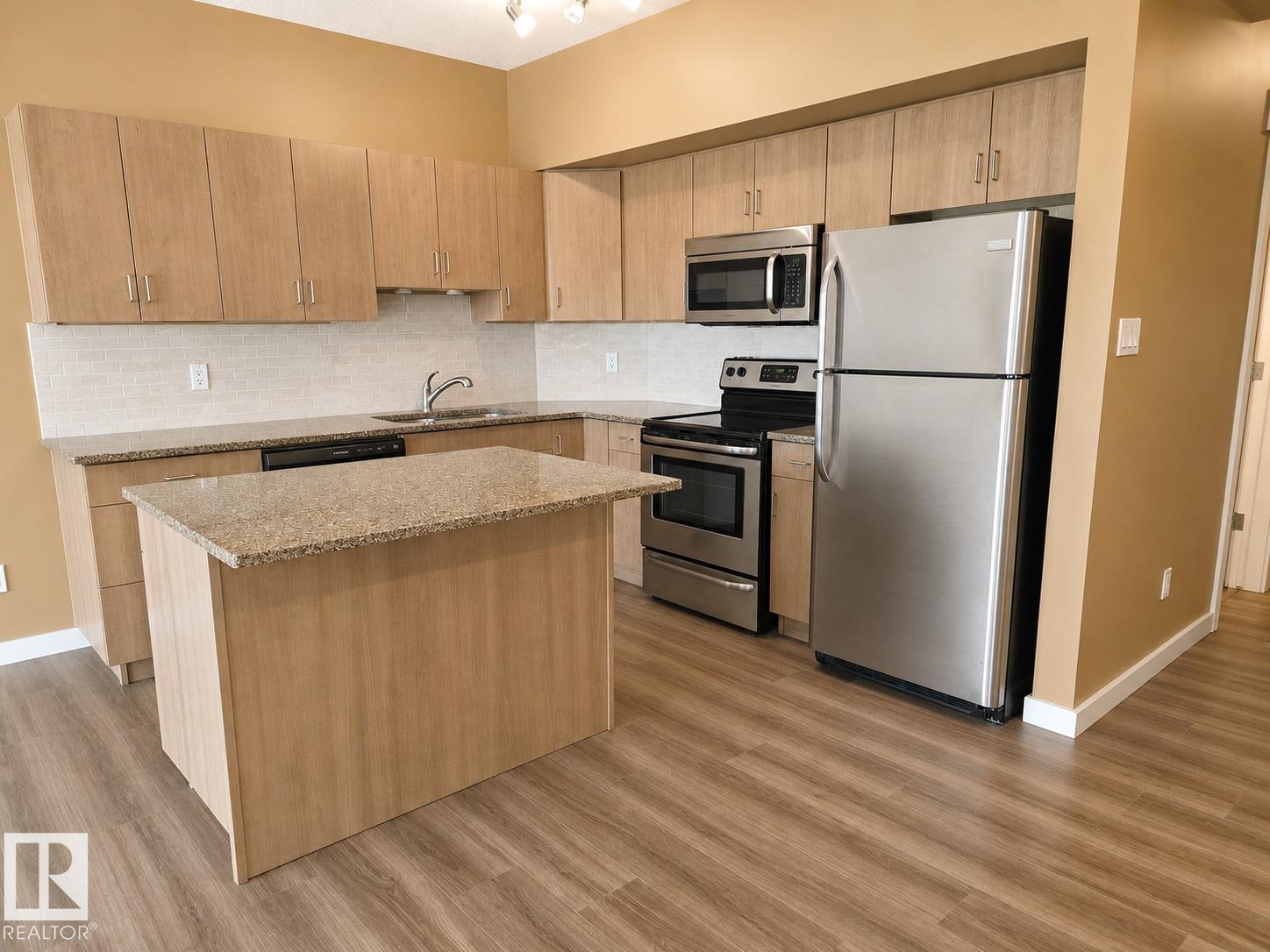 Photo 9 at 203 - 10518 113 Street NW, Queen Mary Park, Edmonton
